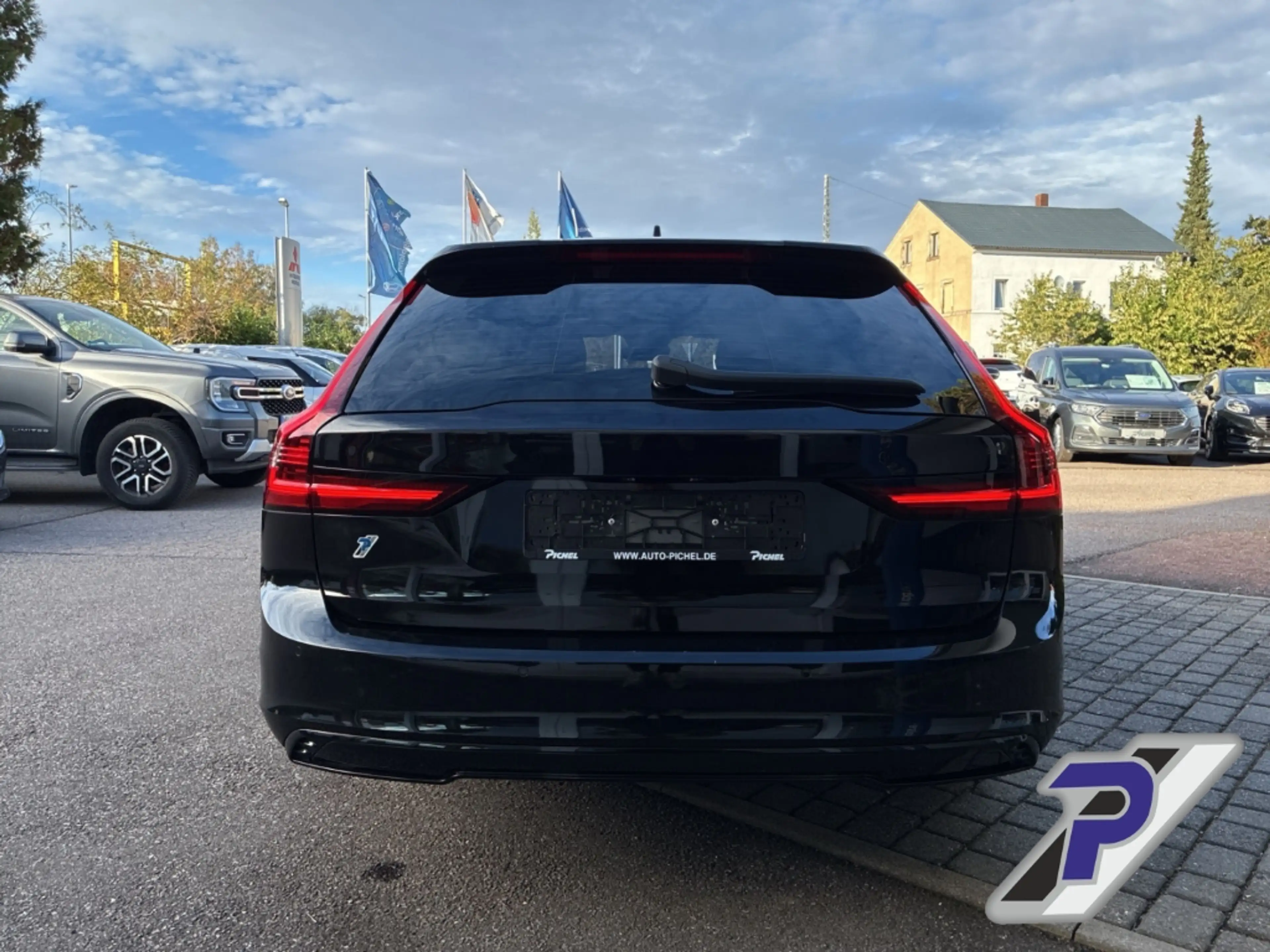 Volvo V90 Kombi T8 Twin Engine Plus Dark Recharge Plug-In Hy — photo 4