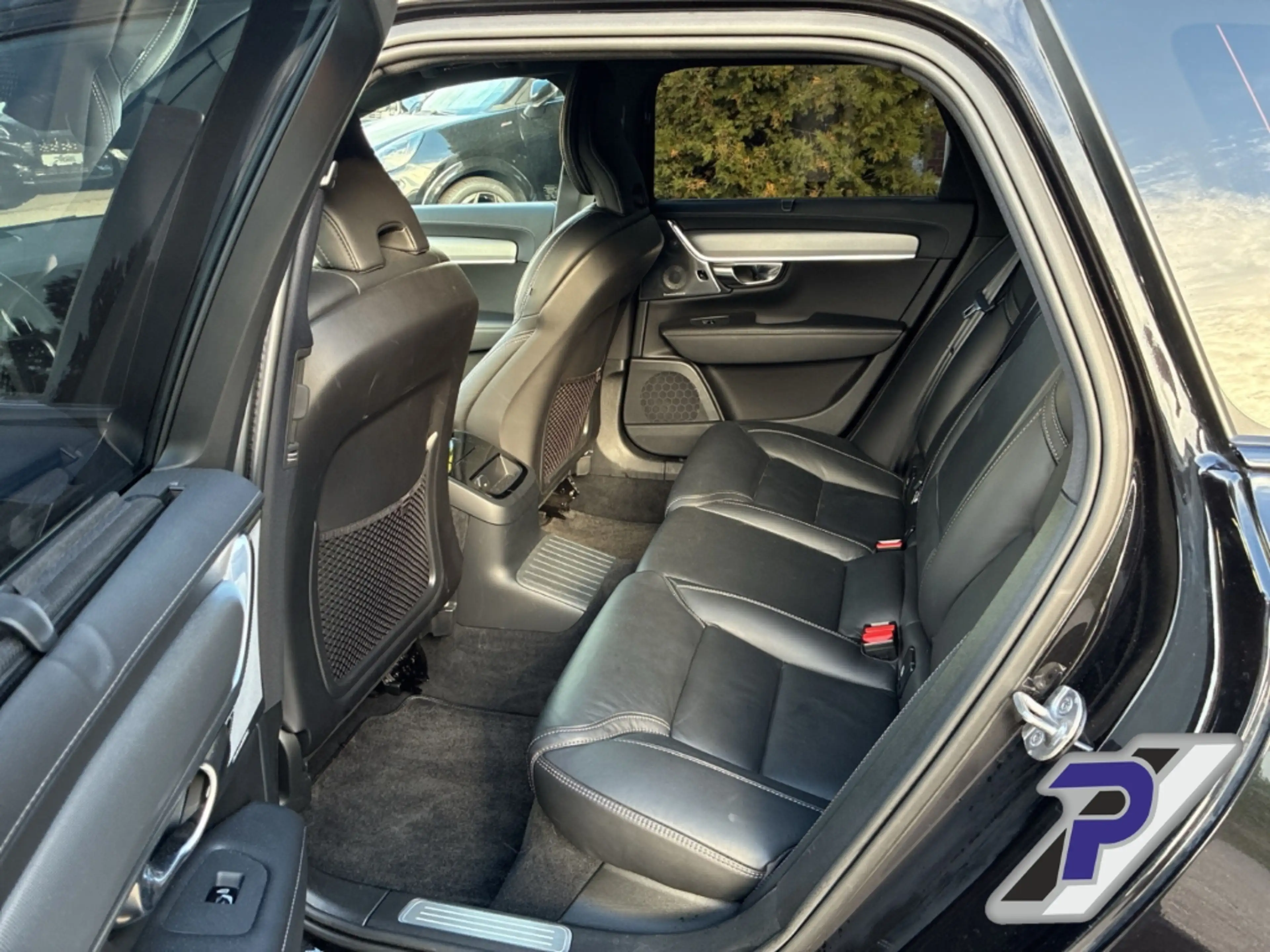 Volvo V90 Kombi T8 Twin Engine Plus Dark Recharge Plug-In Hy — photo 13