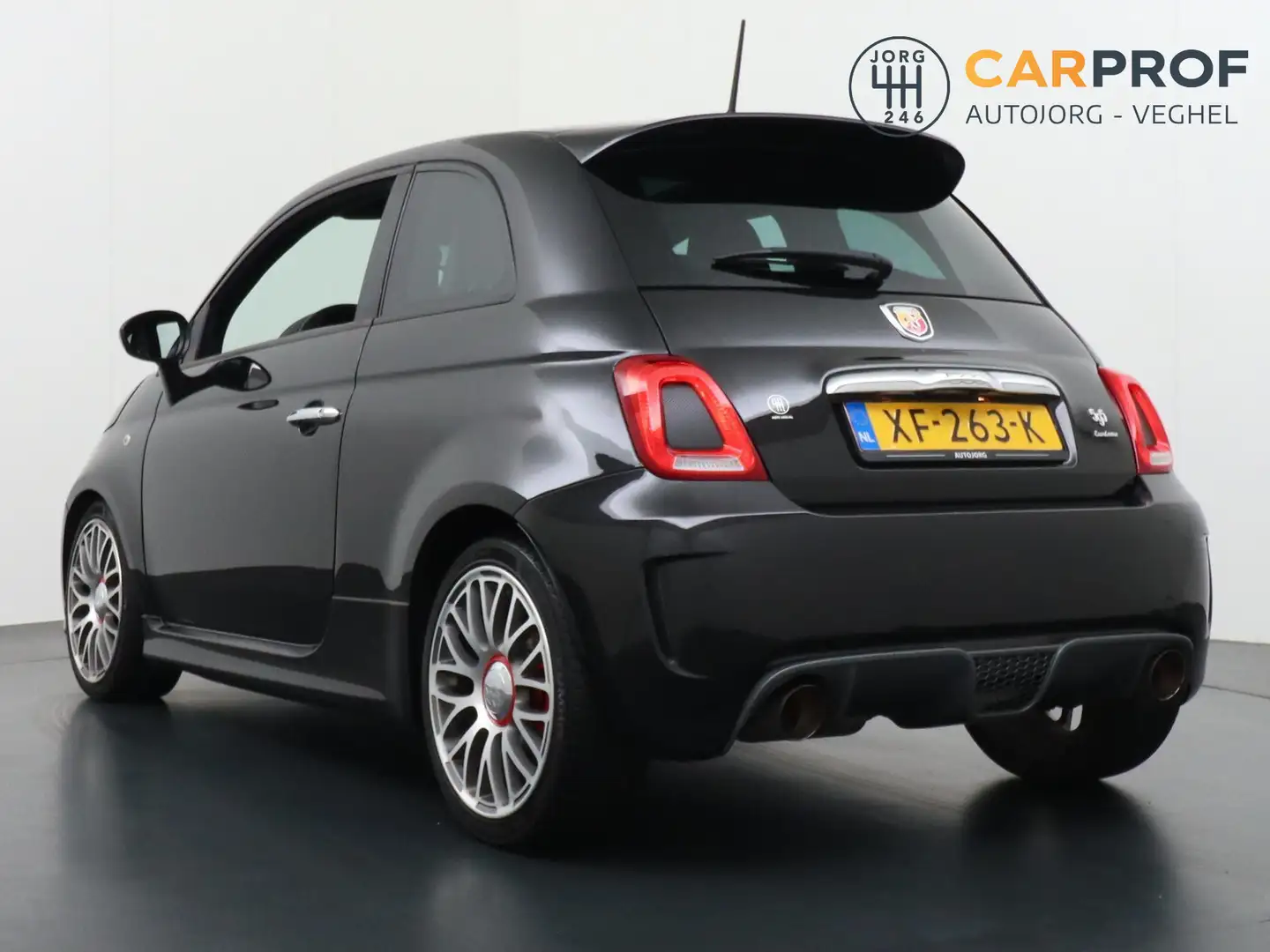Fiat 500 Abarth 1.4 T-Jet Competizione 595 Turismo 160 PK Leder Xe Černá - 2