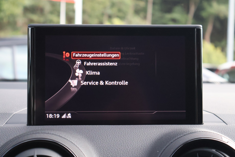 Audi Q2 1.4 TFSI basis LED Navi Tempomat Sitzheizung — photo 15