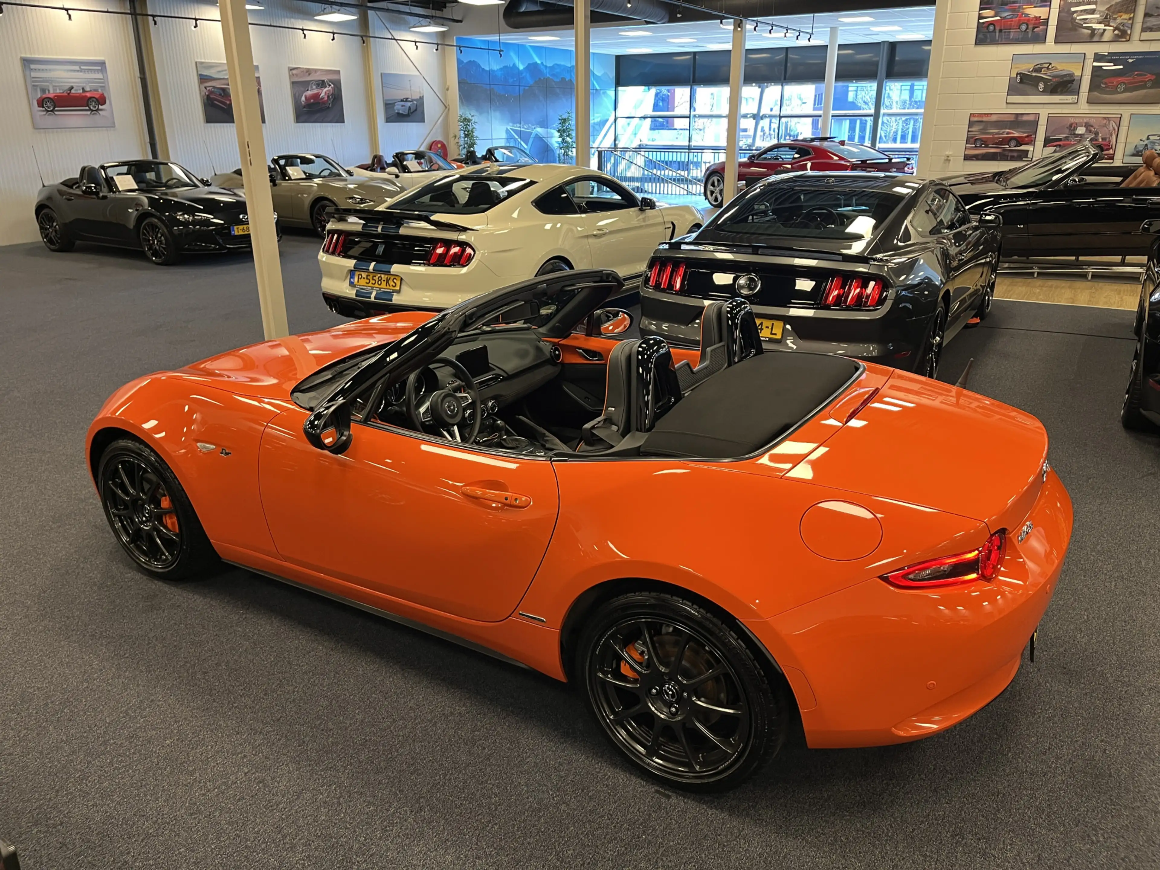 Mazda MX-5 ND Roadster 2.0 SkyActiv-G 184PK 30th Anniversary — photo 9