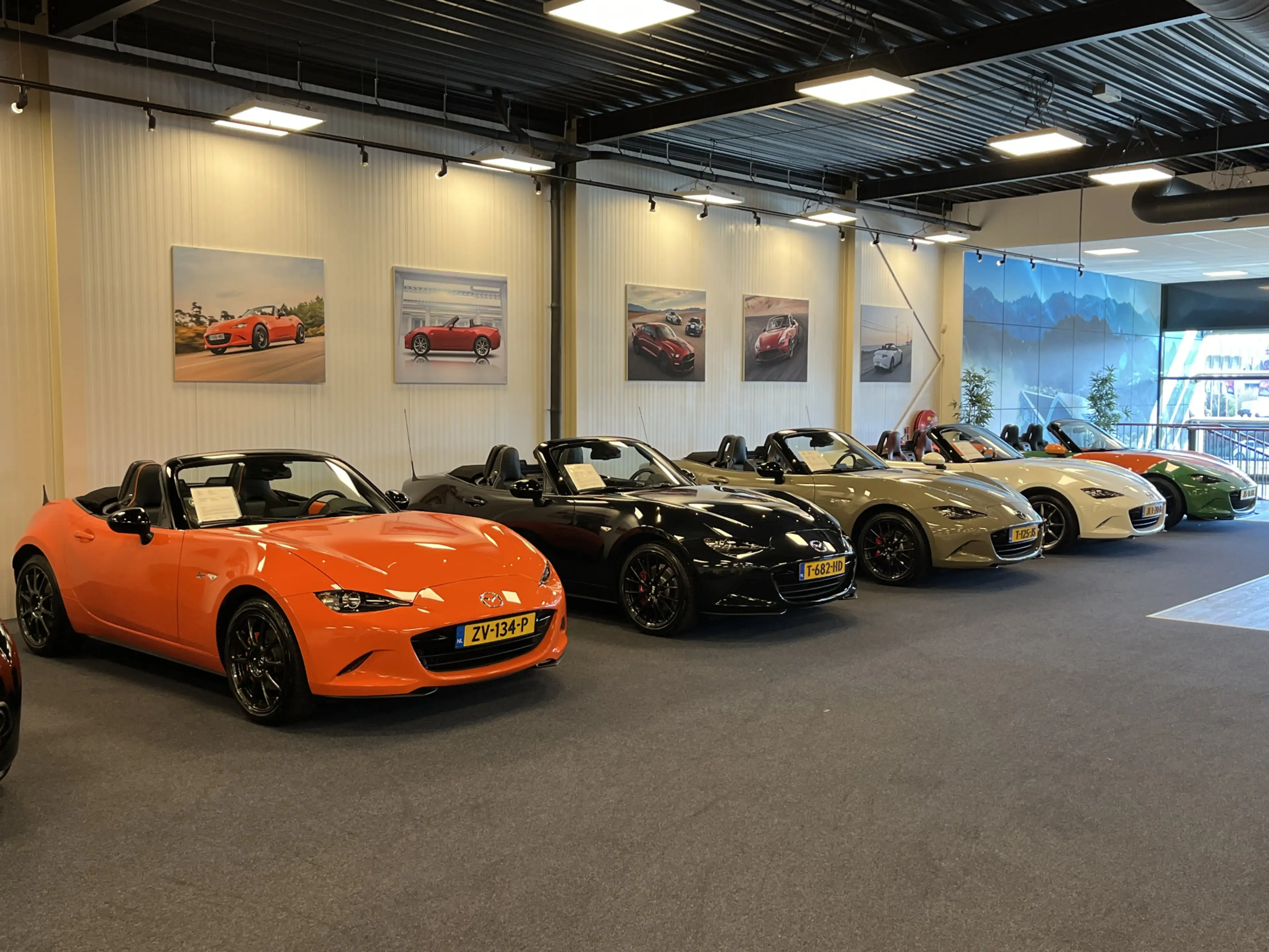 Mazda MX-5 ND Roadster 2.0 SkyActiv-G 184PK 30th Anniversary — photo 16