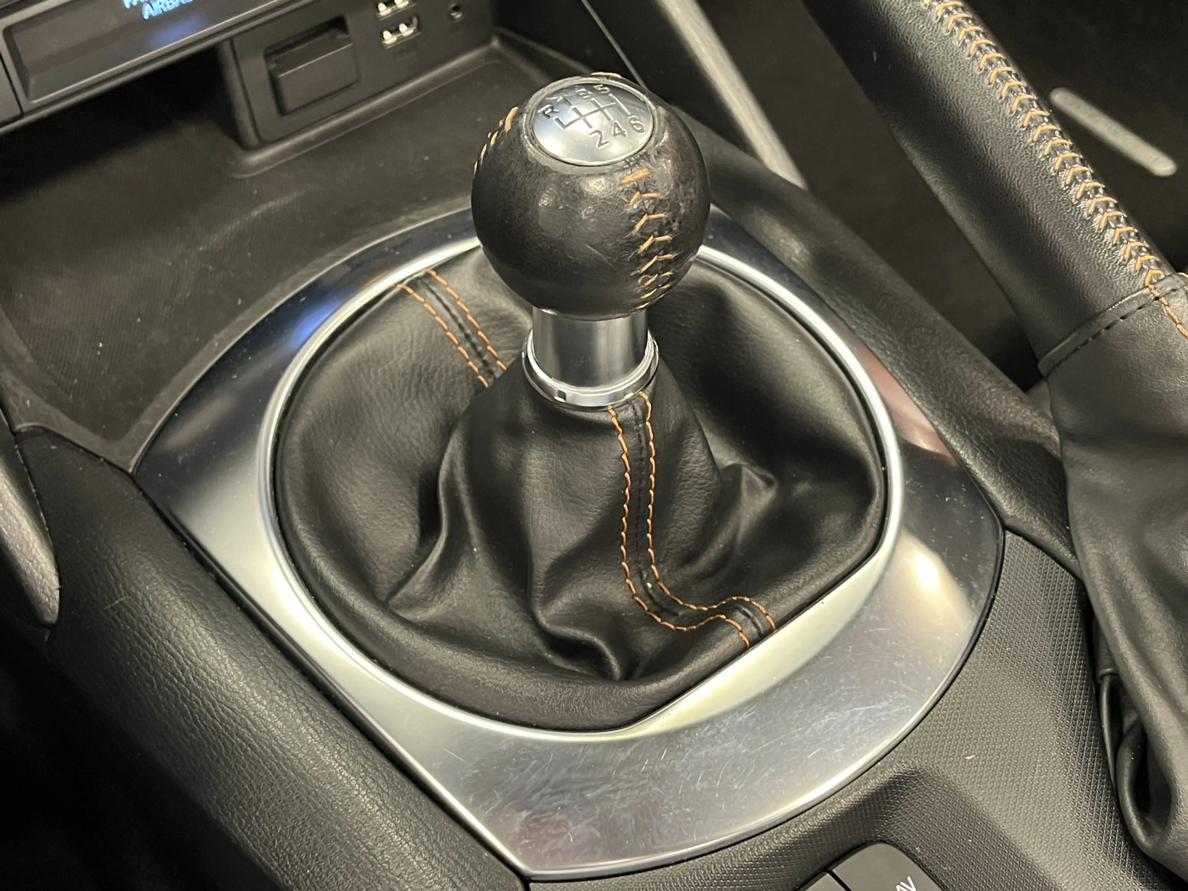 Mazda MX-5 ND Roadster 2.0 SkyActiv-G 184PK 30th Anniversary — photo 50