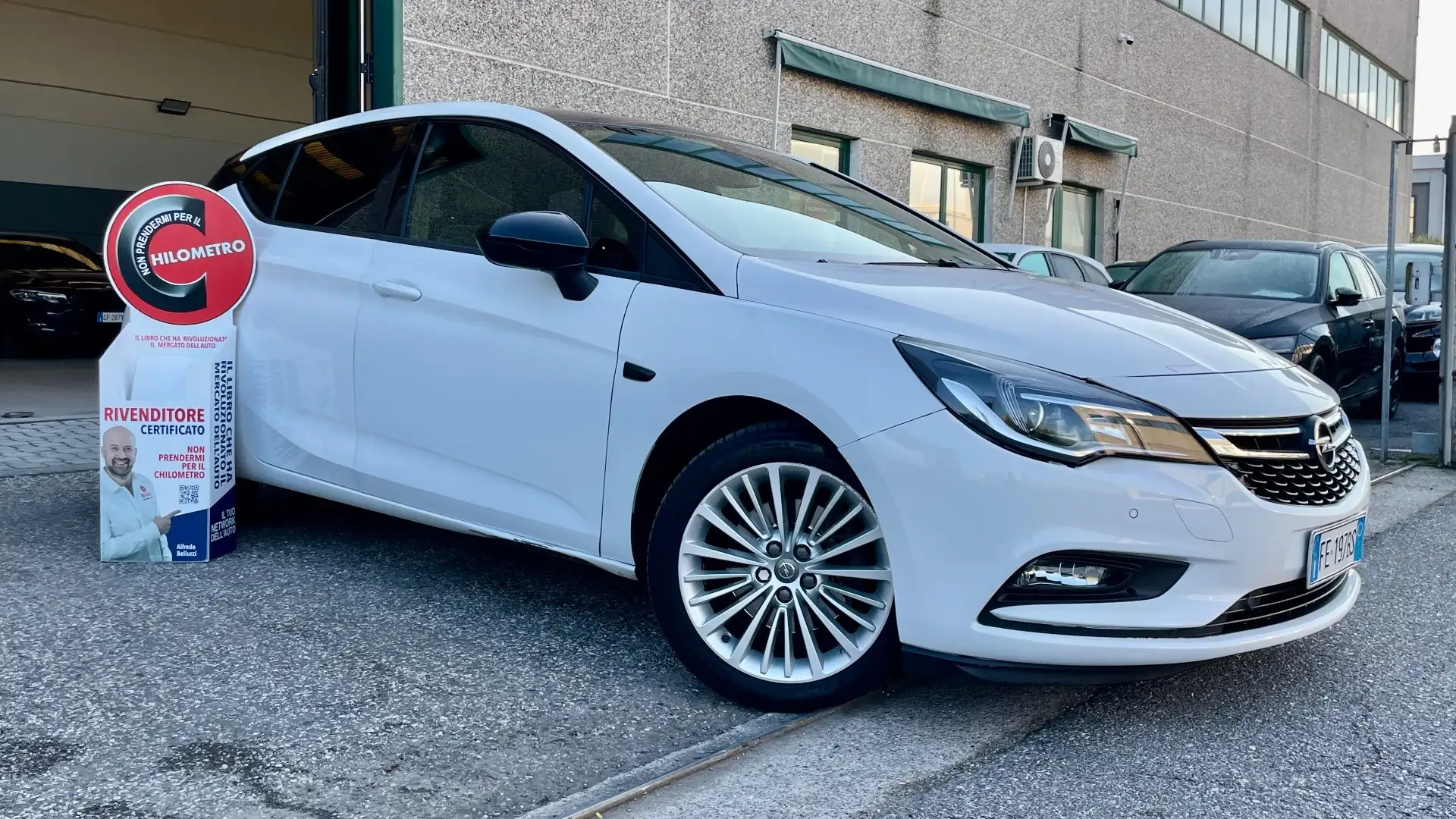 Opel Astra OPEL ASTRA 1.6 INNOVATION CDTI BITURBO 160CV - CRU Blanc - 1