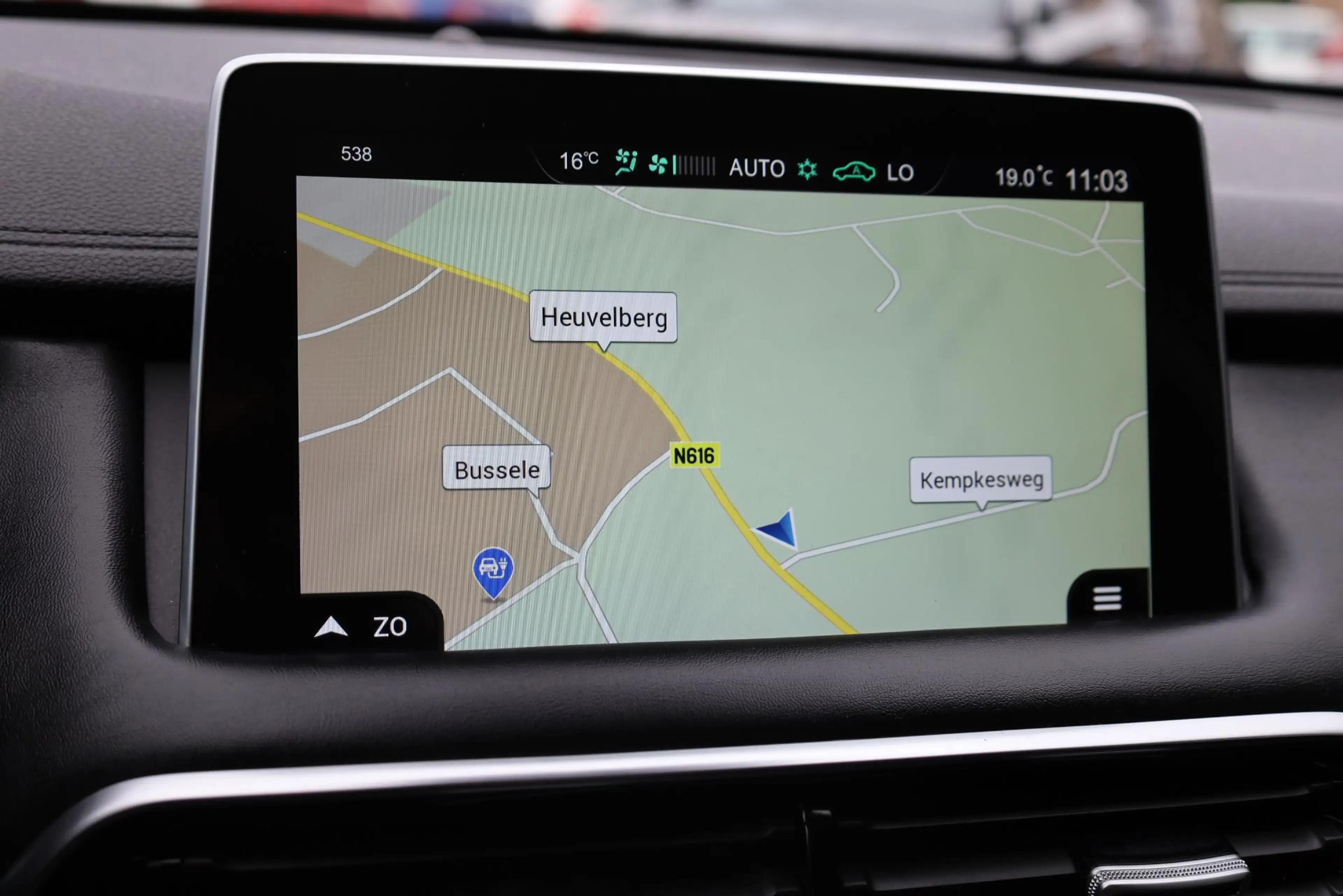 MG EHS 1.5 TGDI Luxury LEER PANORAMA 360-CAMERA CARPLAY S — photo 25