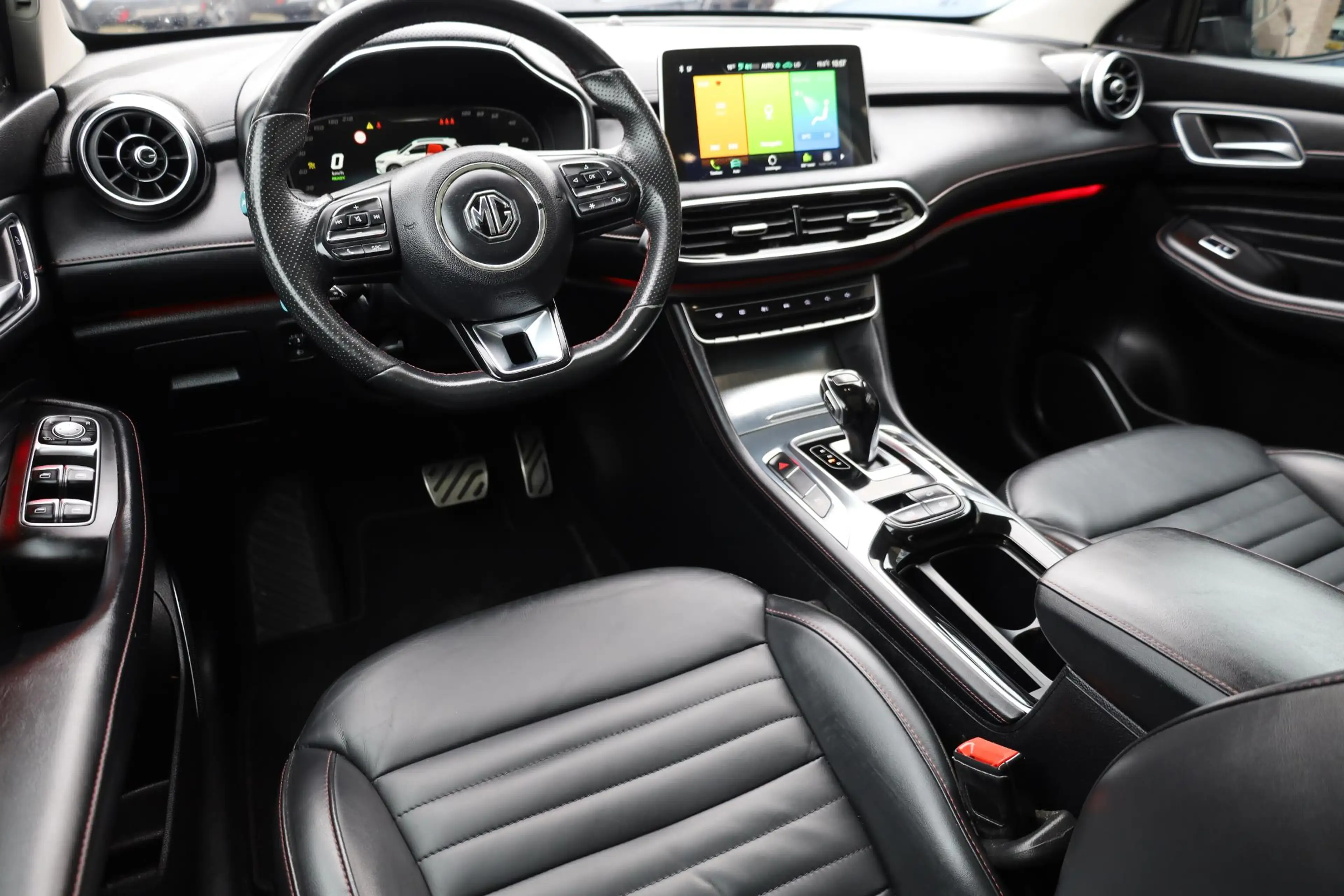 MG EHS 1.5 TGDI Luxury LEER PANORAMA 360-CAMERA CARPLAY S — photo 8