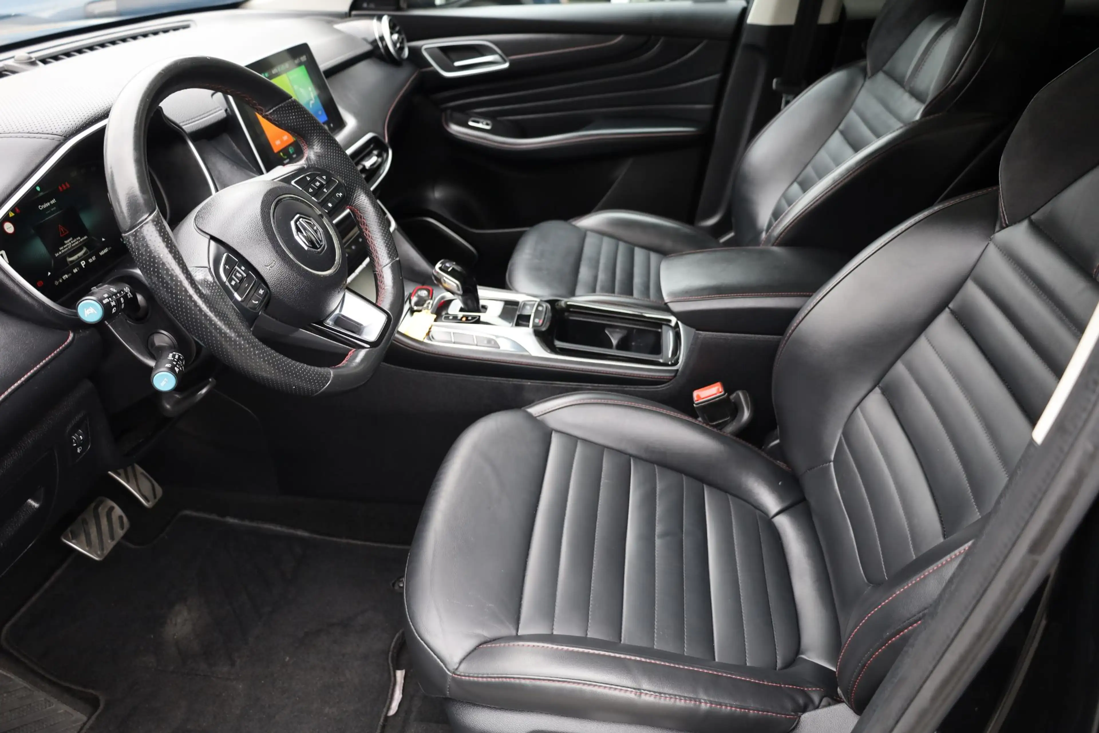 MG EHS 1.5 TGDI Luxury LEER PANORAMA 360-CAMERA CARPLAY S — photo 9