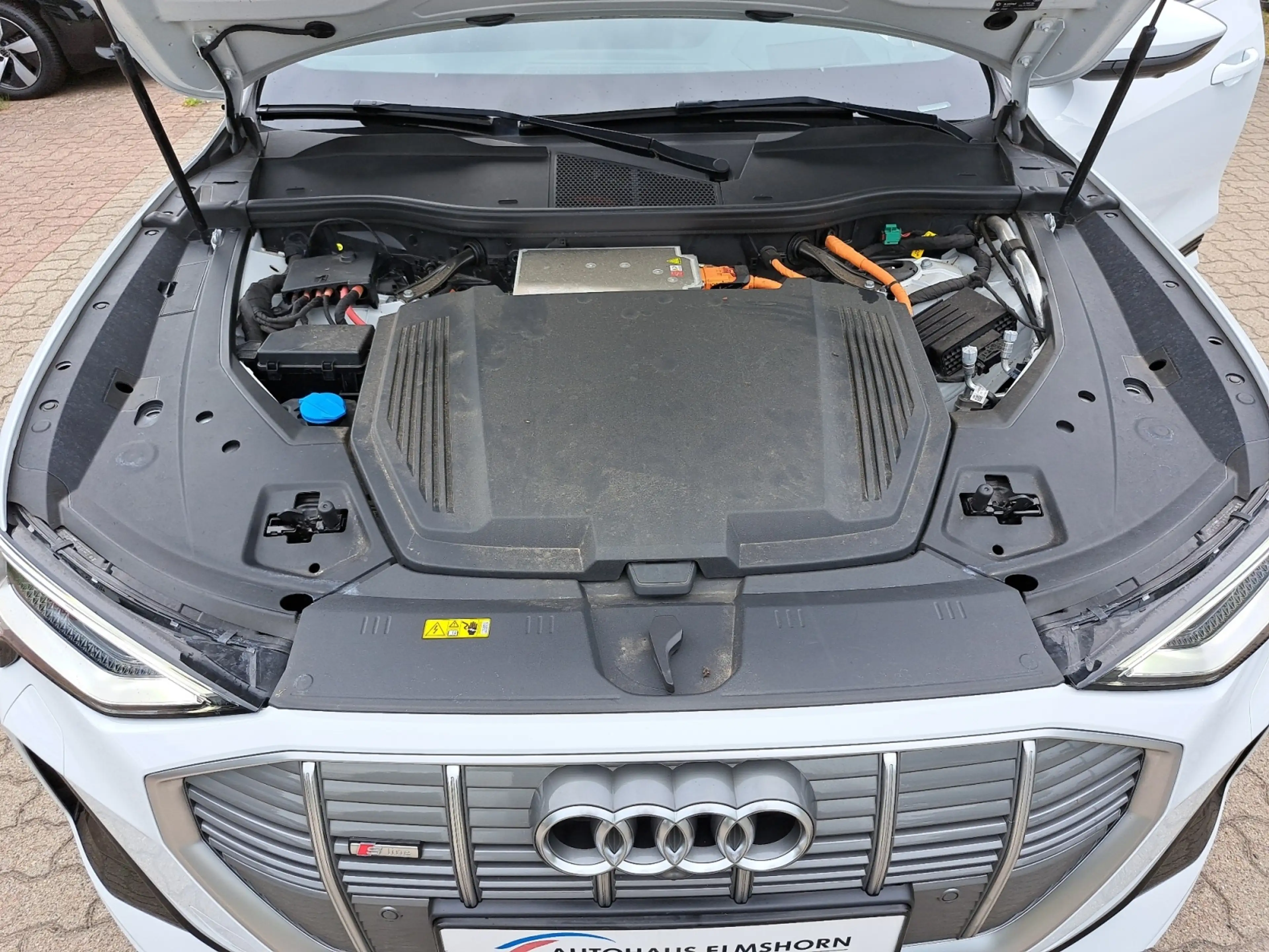 Audi e-tron Sportback 55 quattro S line PANO AHK MMI B&O 21" — photo 23