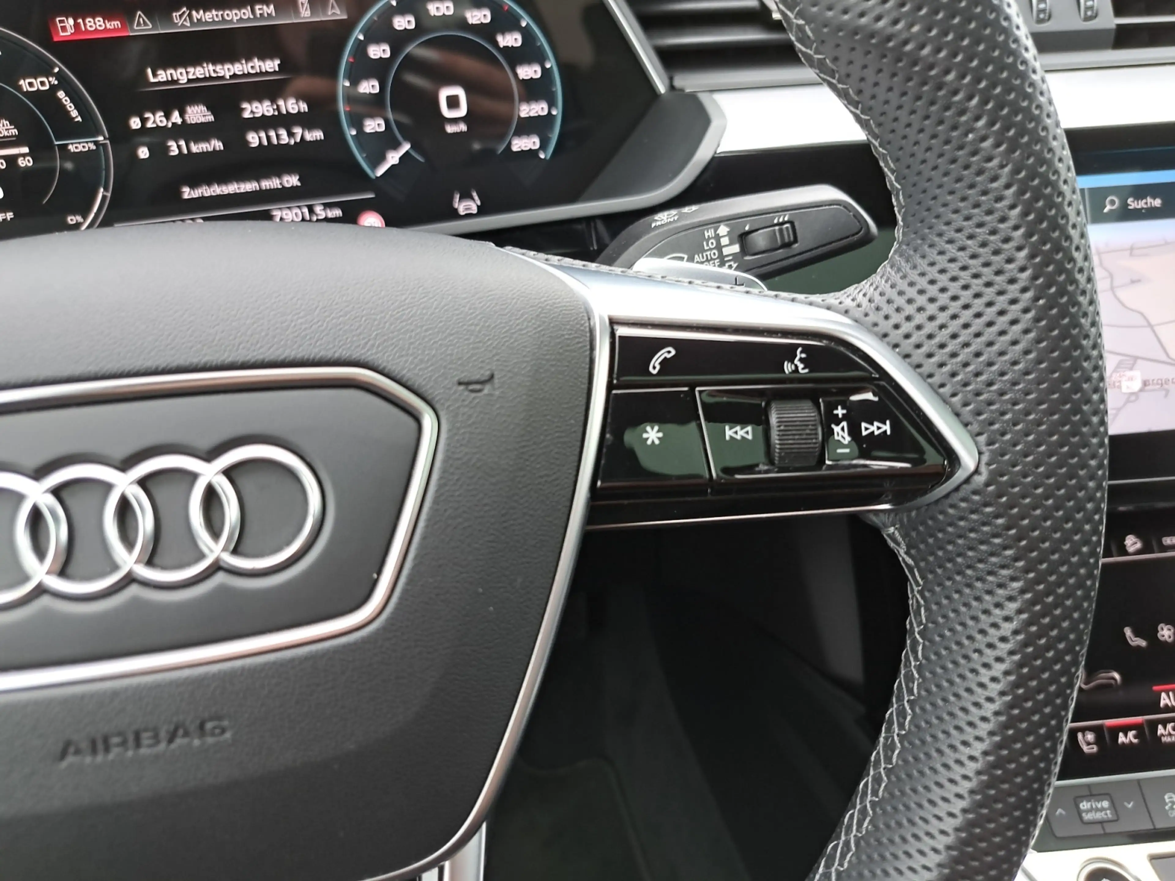 Audi e-tron Sportback 55 quattro S line PANO AHK MMI B&O 21" — photo 28