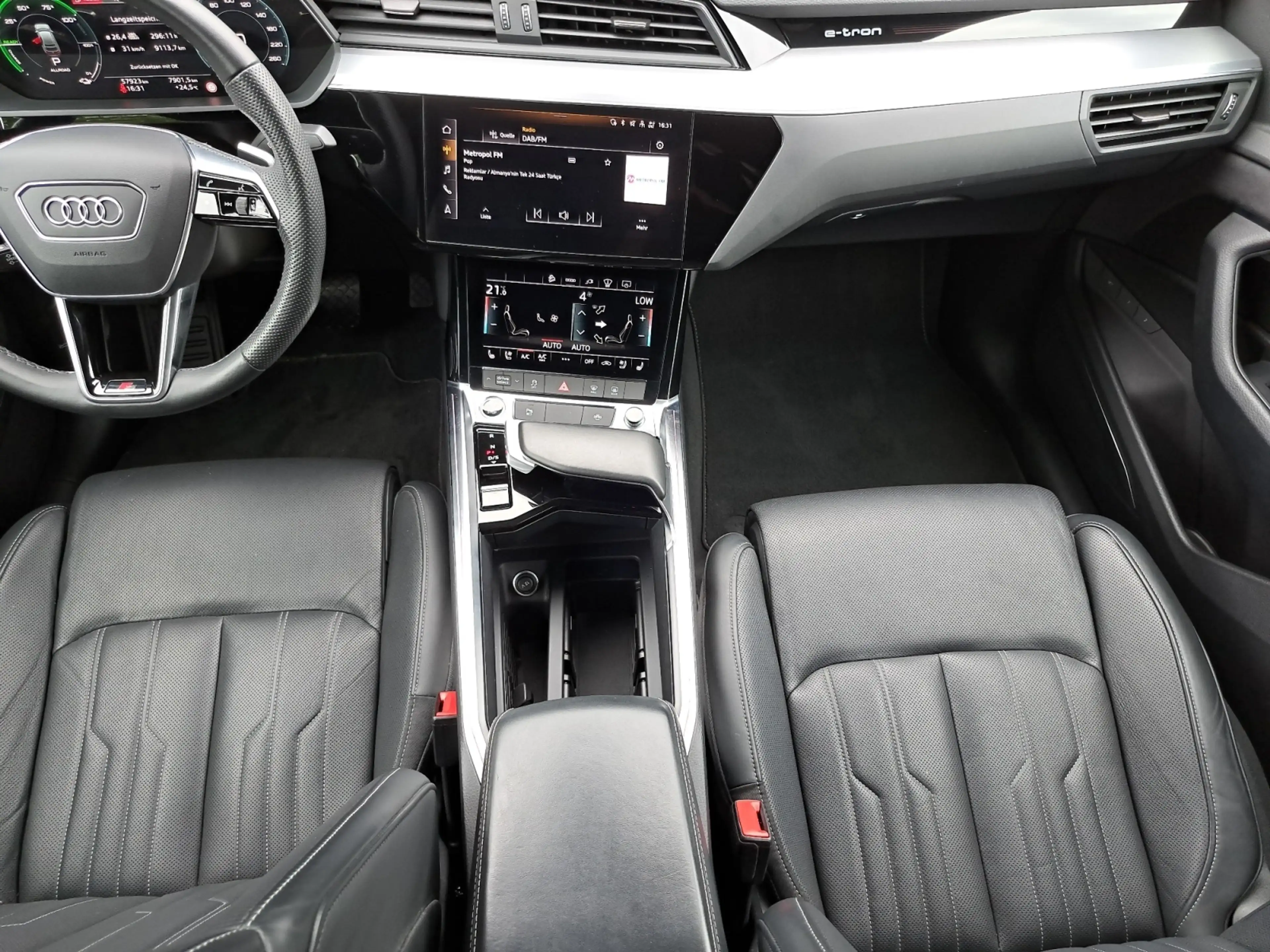 Audi e-tron Sportback 55 quattro S line PANO AHK MMI B&O 21" — photo 22