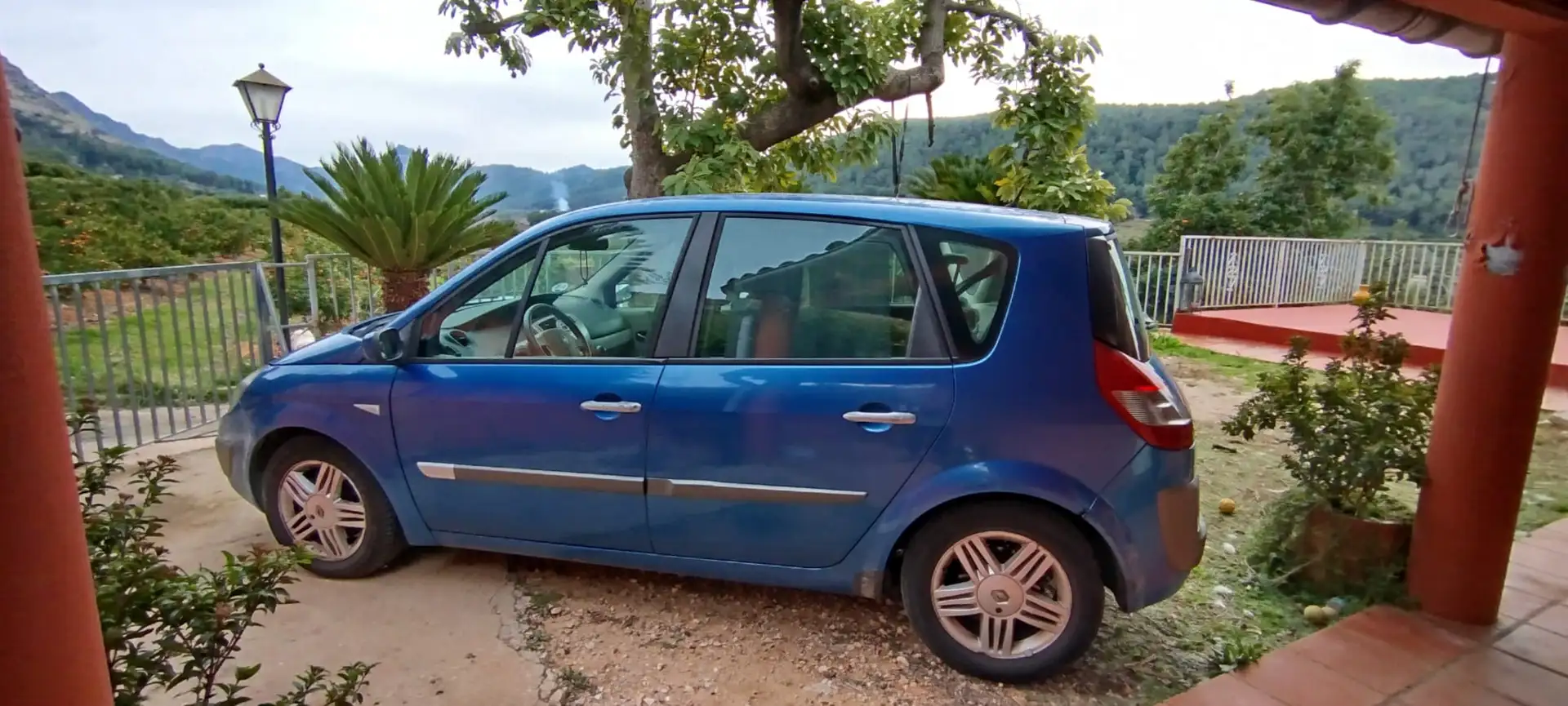 Renault Megane Scenic - 1