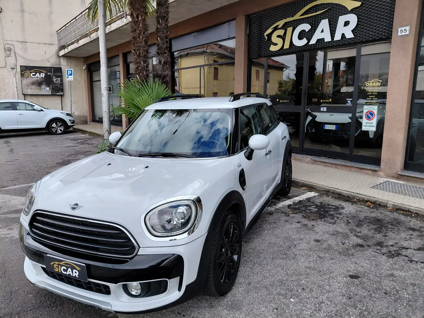 MINI One D Countryman Mini Countryman F60 2017 1.5 auto 7m Blanc - 1