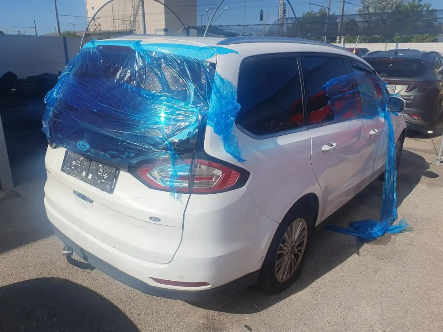 Ford Galaxy 2,0 TDCi Titanium Start/Stop Powershift Weiß - 2