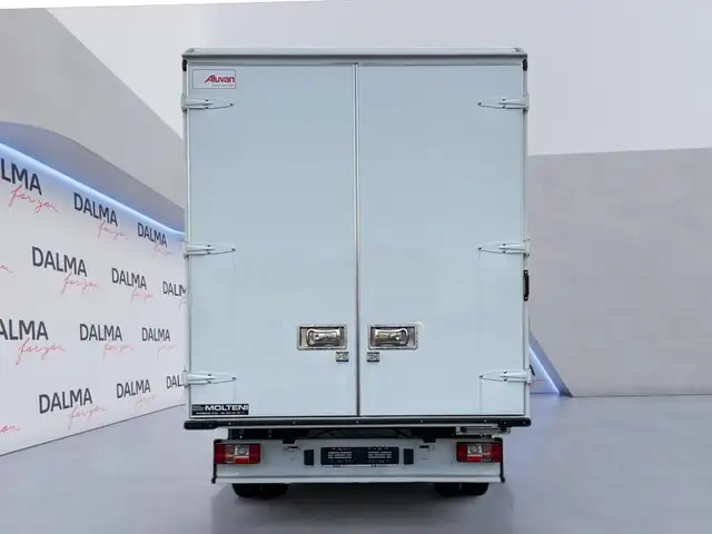 Maxus Deliver 9 view 4