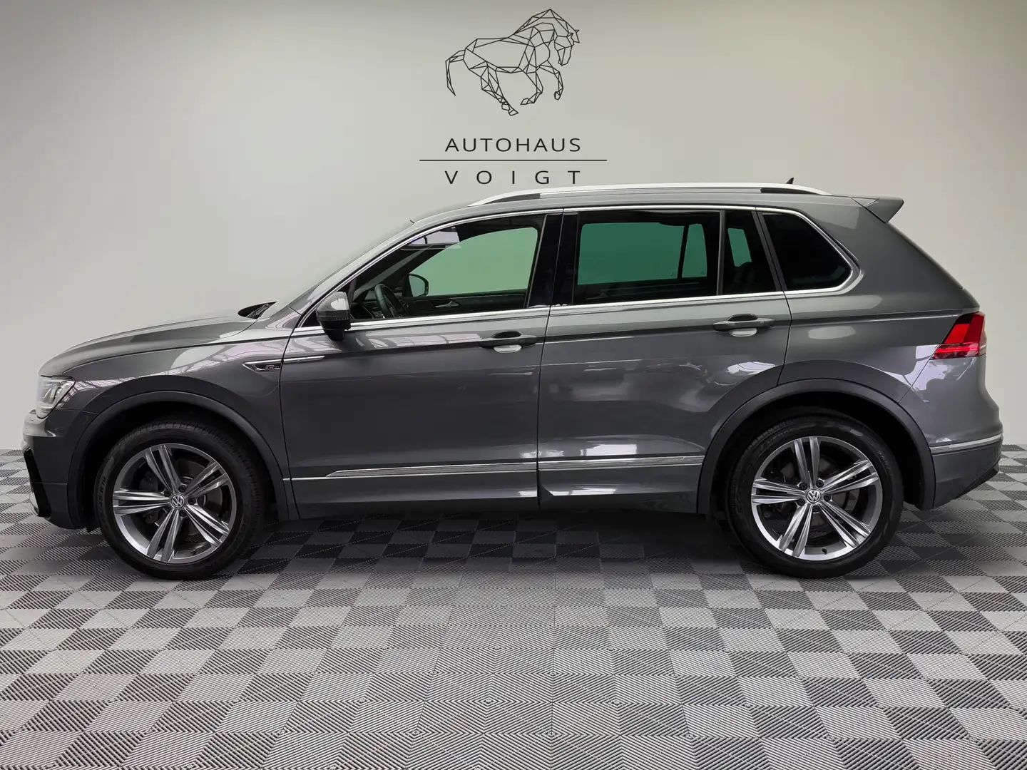 Volkswagen Tiguan R-Line 4Motion|2.Hand|AHK|Virtual|ACC| Grijs - 1