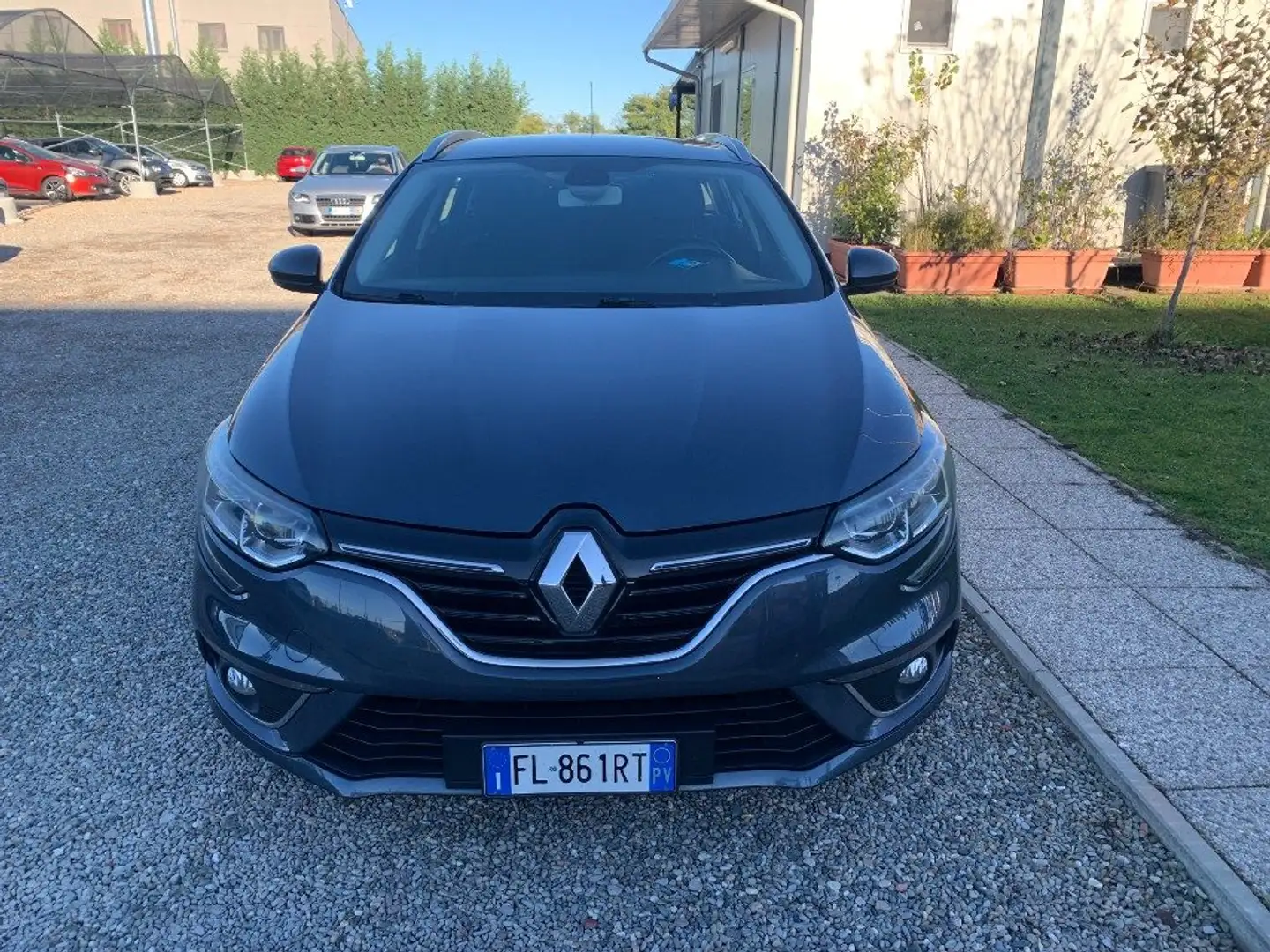 Renault Megane Sporter dCi 8V 110 CV EDC Energy Bose Grau - 2
