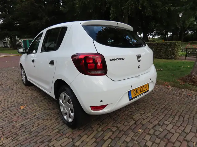 Dacia Sandero view 3