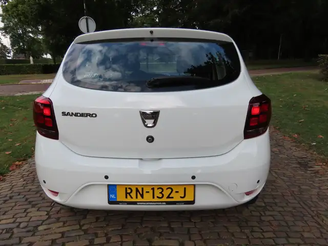 Dacia Sandero view 4
