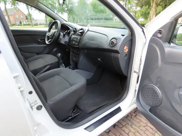 Dacia Sandero view 7