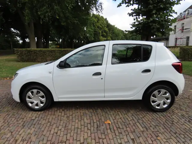 Dacia Sandero view 2