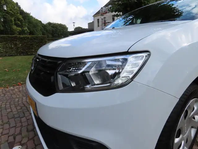 Dacia Sandero view 10