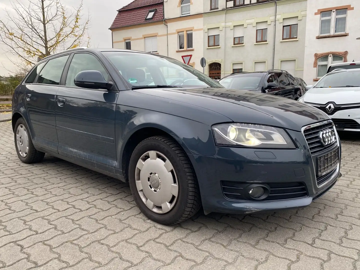 Audi A3 Sportback 1.8 TFSI Ambition Grau - 2