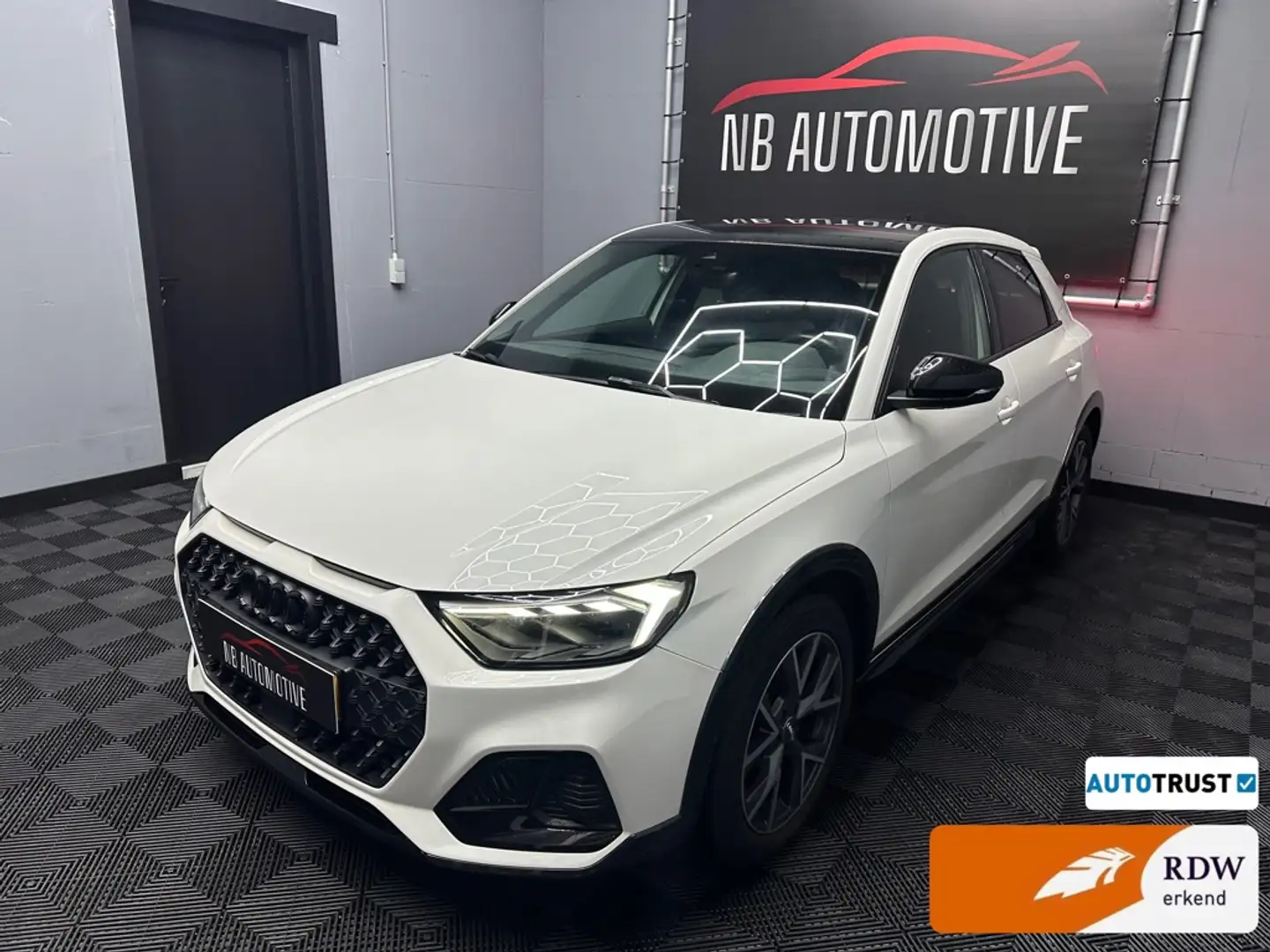 Audi A1 citycarver 30 TFSI Epic S-line Aut Bianco - 1