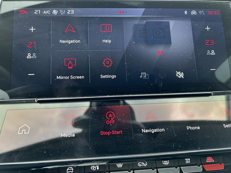 Peugeot 408 1.2 Hybrid 145 e-DCS6 Allure AUTOMAAT — photo 11