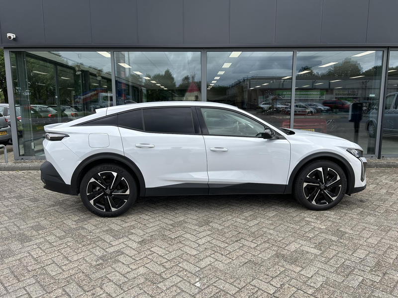 Peugeot 408 1.2 Hybrid 145 e-DCS6 Allure AUTOMAAT — photo 4