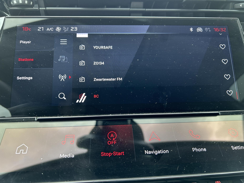 Peugeot 408 1.2 Hybrid 145 e-DCS6 Allure AUTOMAAT — photo 12