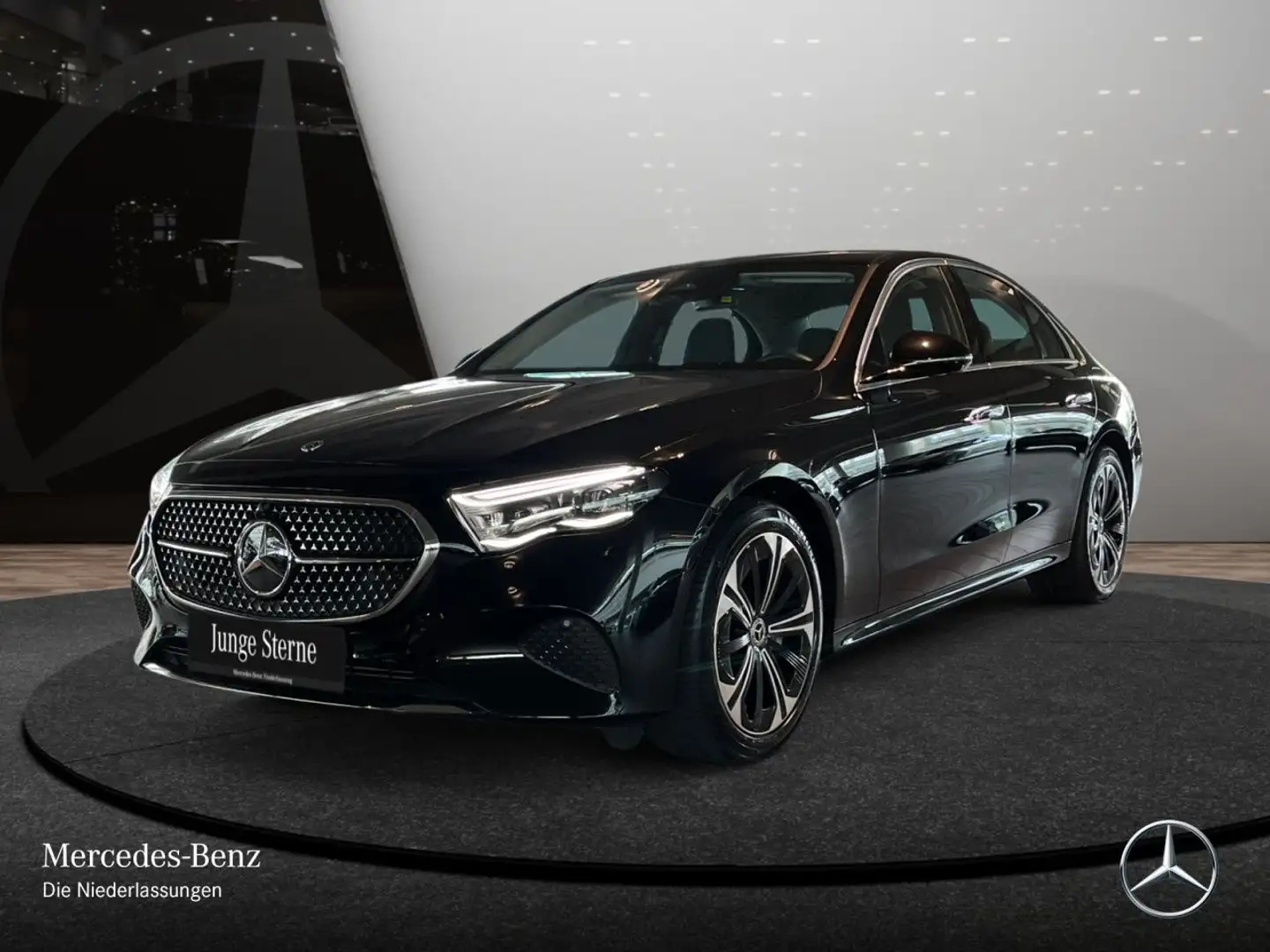 Mercedes-Benz E 400 e 4M Hybrid Avantgarde 360° Distr. AHK PTS Černá - 2