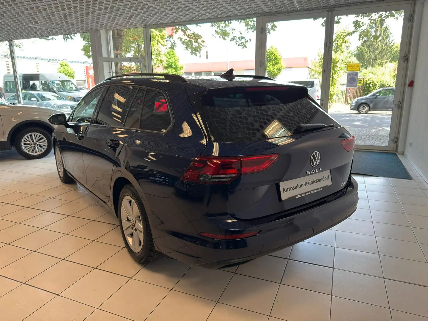 Volkswagen Golf VIII Variant 1.5 eTSI DSG Life*ACC*AHK*LED* Blau - 2