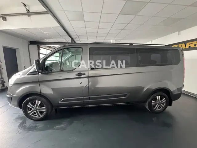 Ford Transit Custom view 9