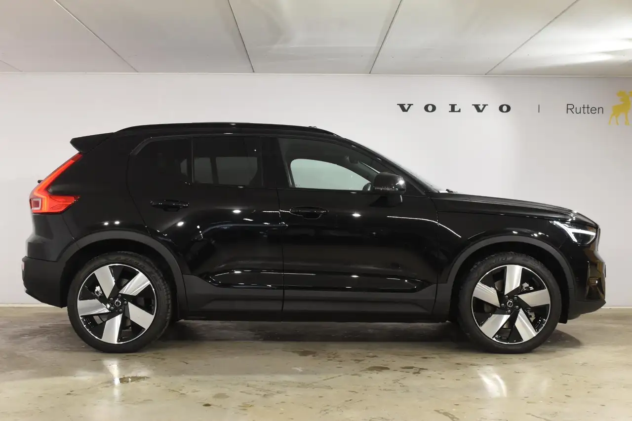 Volvo EX40 2026