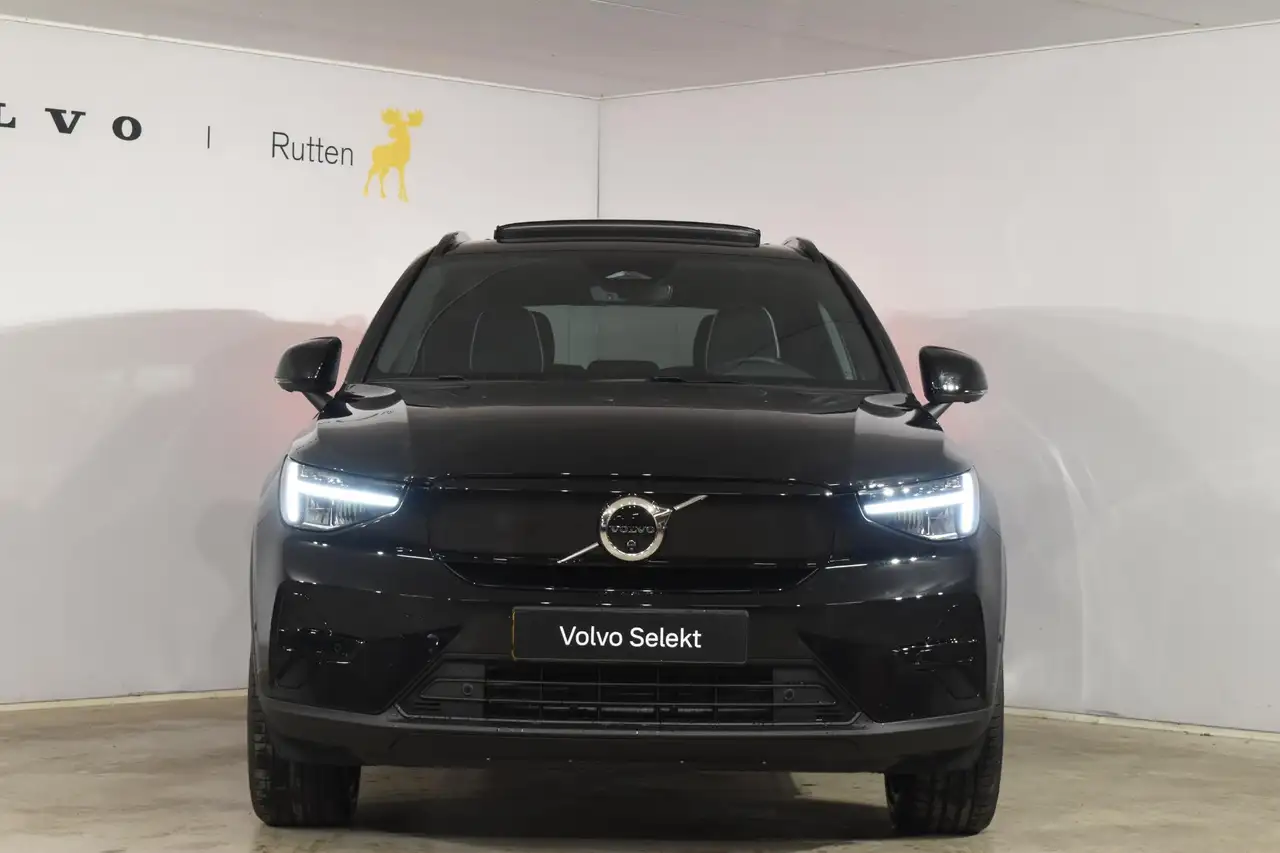 Volvo EX40 2026