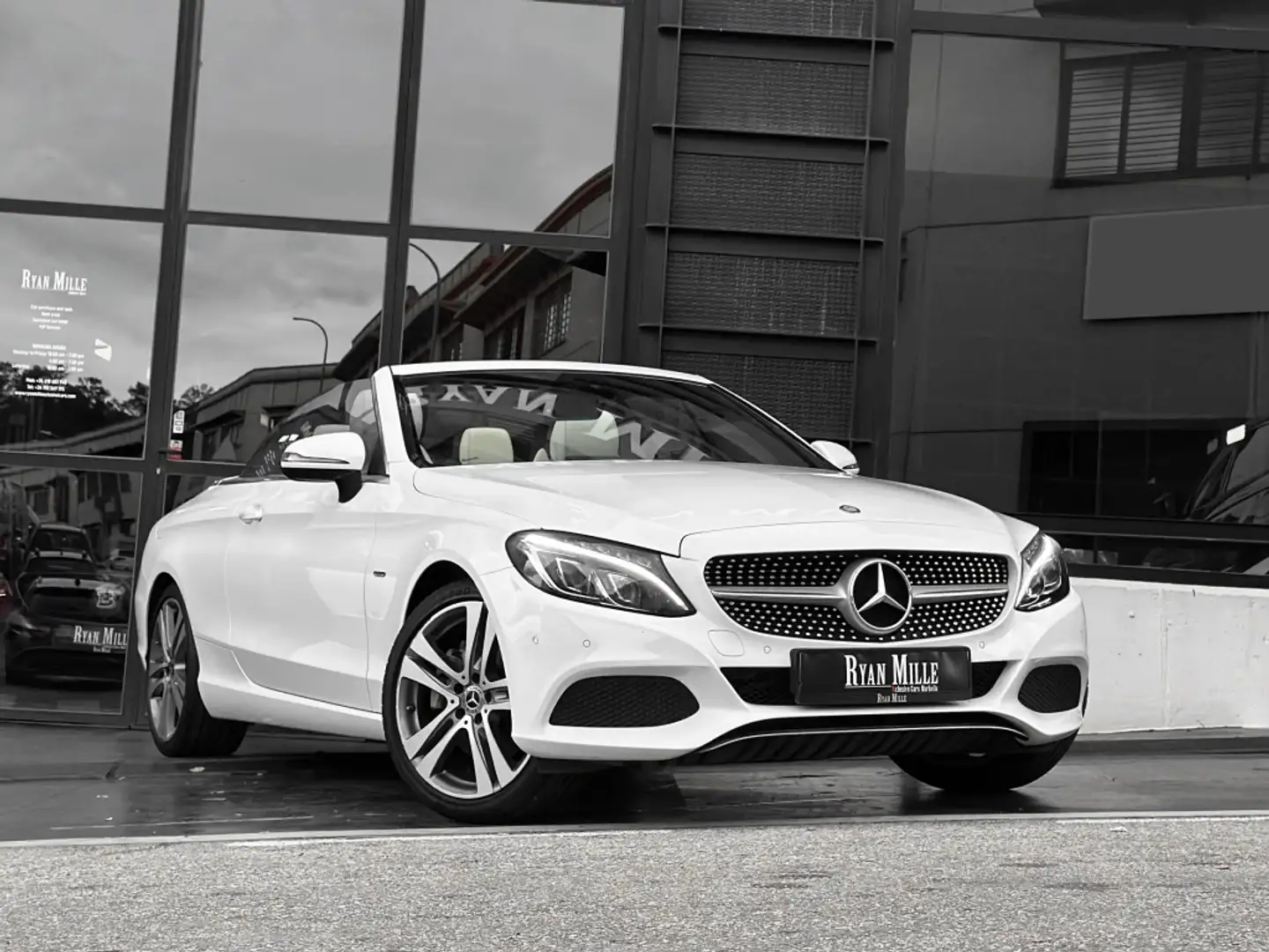 Mercedes-Benz C 300 Cabrio 9G-Tronic Weiß - 1
