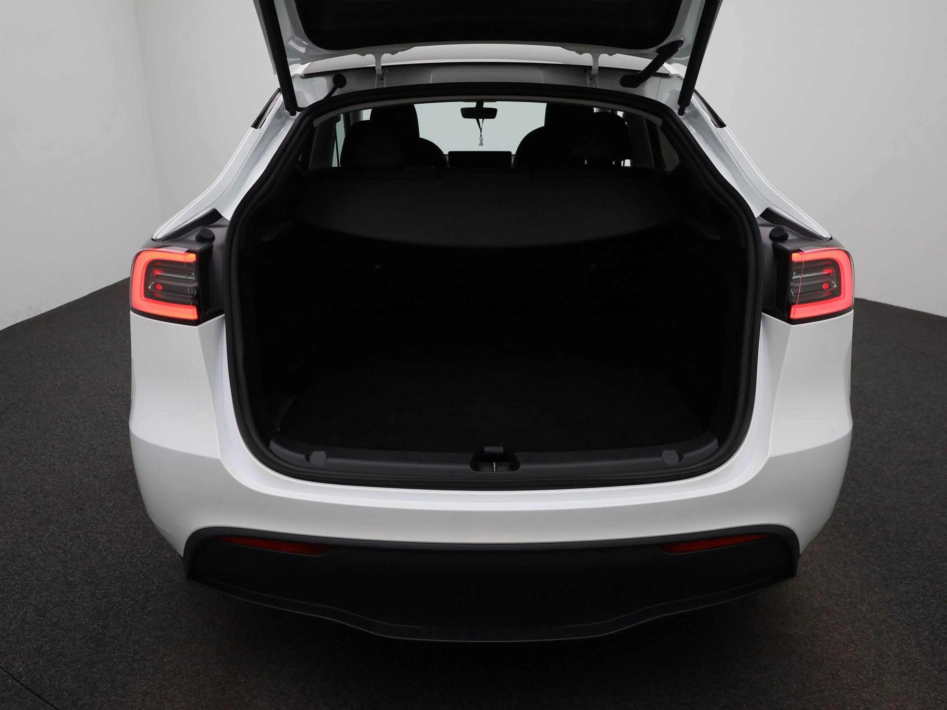 Tesla Model Y Long Range AWD 75 kWh | AFNEEMBARE TREKHAAK | PANO — photo 12