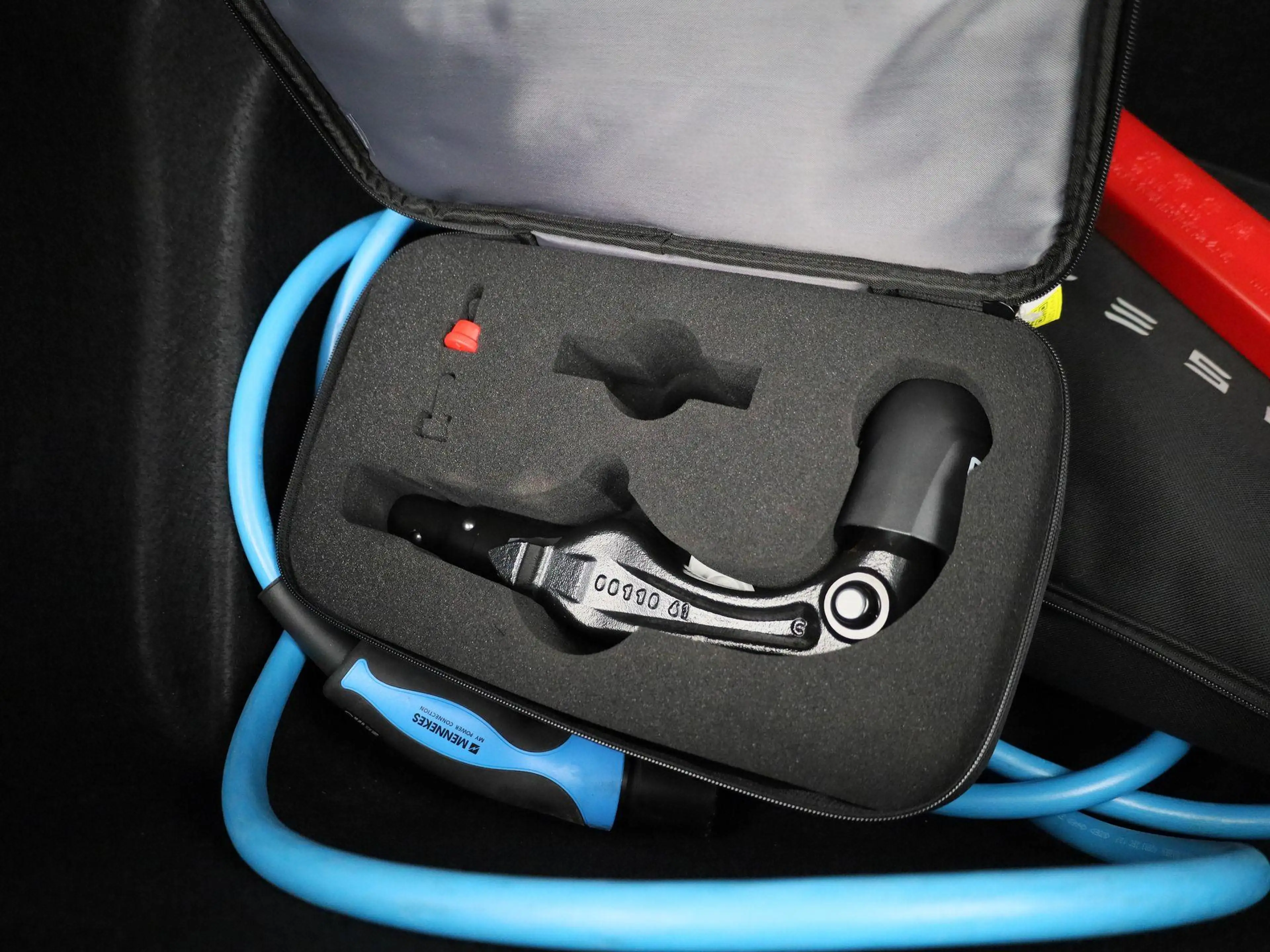 Tesla Model Y Long Range AWD 75 kWh | AFNEEMBARE TREKHAAK | PANO — photo 14
