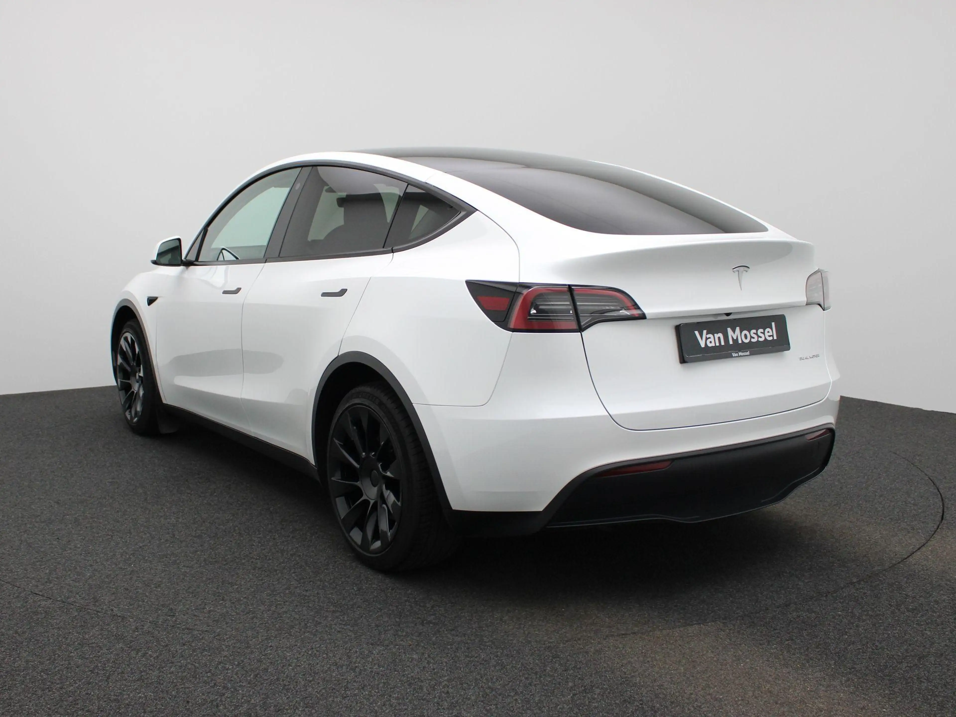 Tesla Model Y Long Range AWD 75 kWh | AFNEEMBARE TREKHAAK | PANO — photo 2