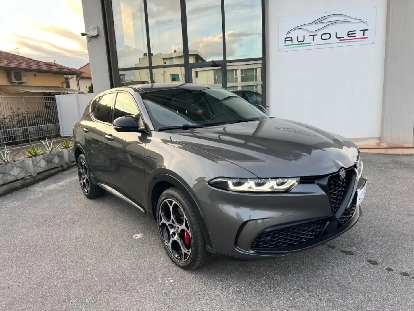 Alfa Romeo Tonale 1.3 280 CV Plug-in Hybrid AT6 Q4 Veloce Grigio - 1