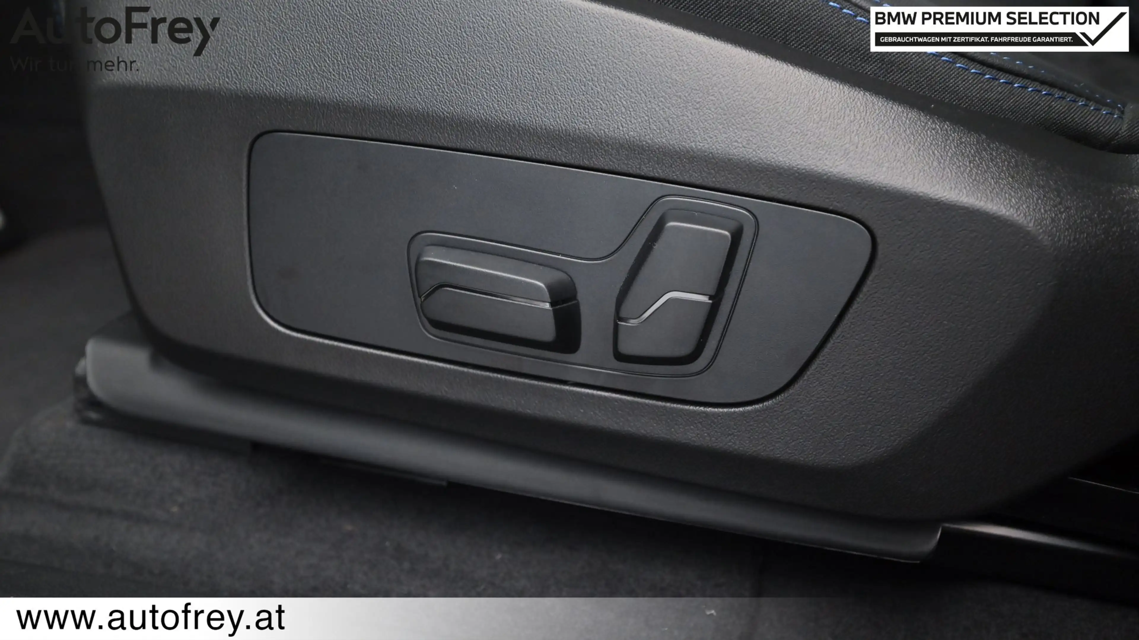 BMW iX1 xDrive30 — photo 13