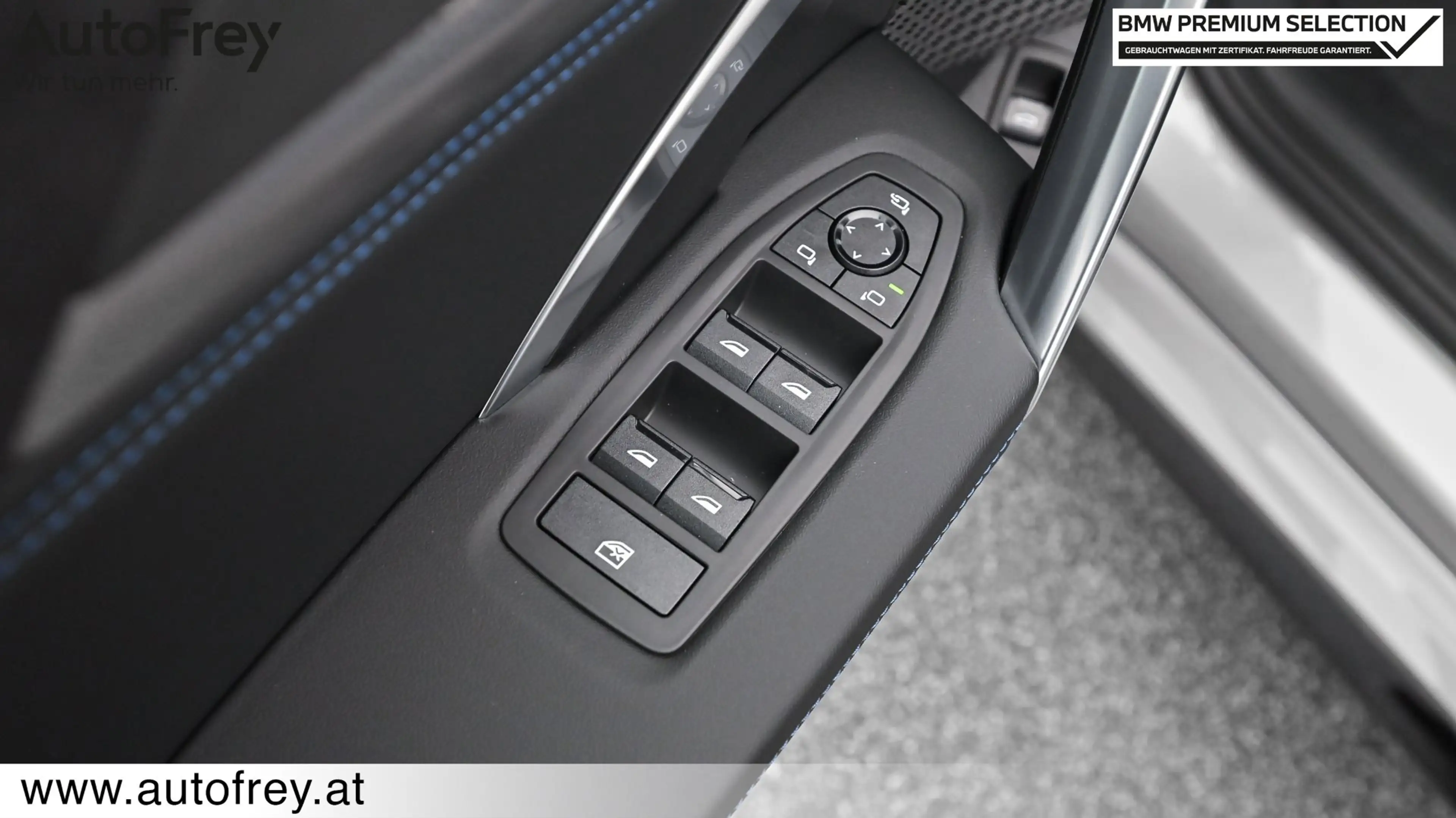 BMW iX1 xDrive30 — photo 12