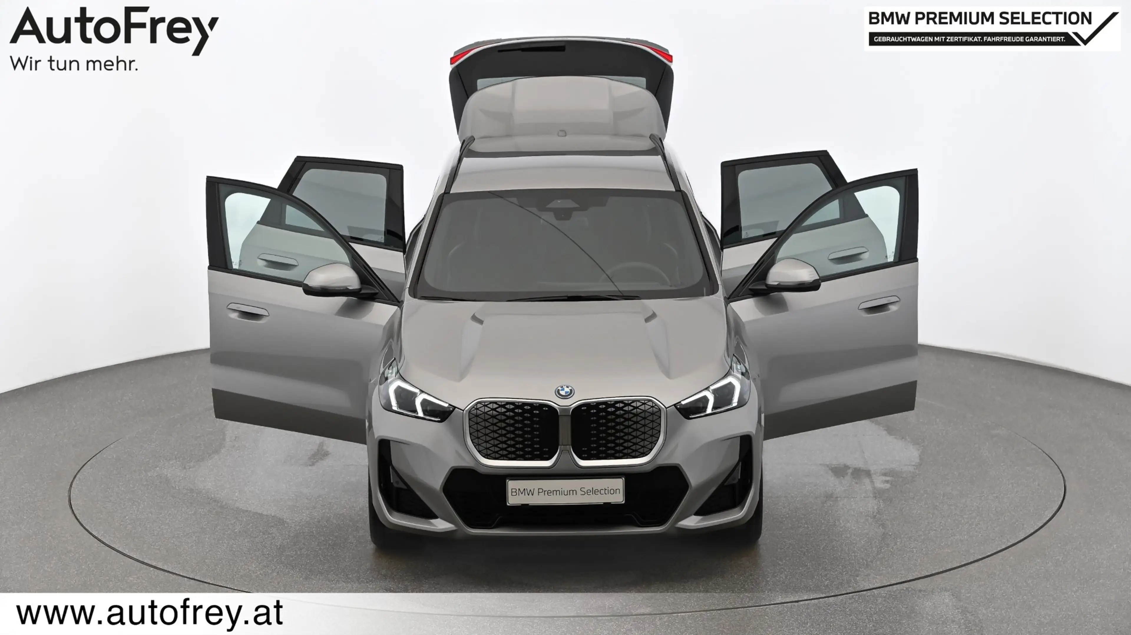BMW iX1 xDrive30 — photo 7