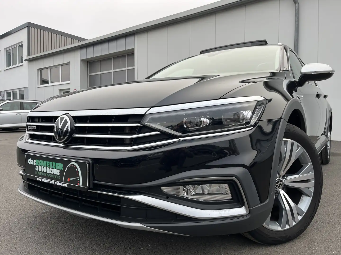 Volkswagen Passat Alltrack 2.0 TDI DSG 4Motion 188€ m. 20% Anzahlung Panora Schwarz - 1
