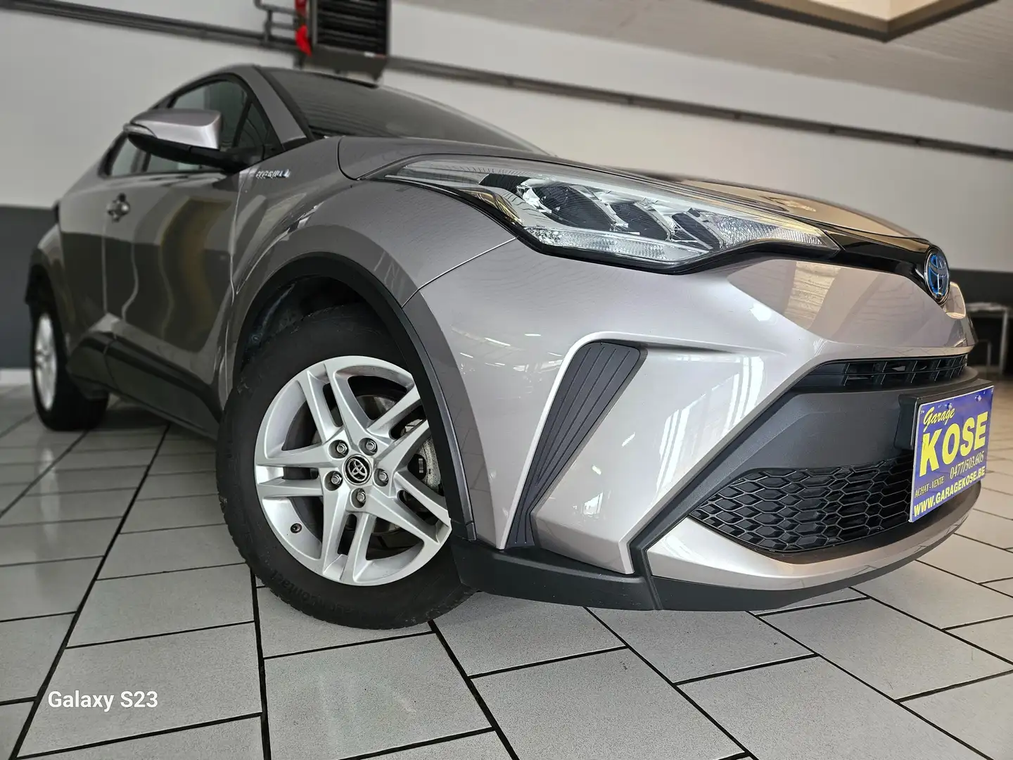 Toyota C-HR 1.8i /BOITE AUTOMATIQUE HYBRIDE/CLIM/CARPLAY Gris - 2