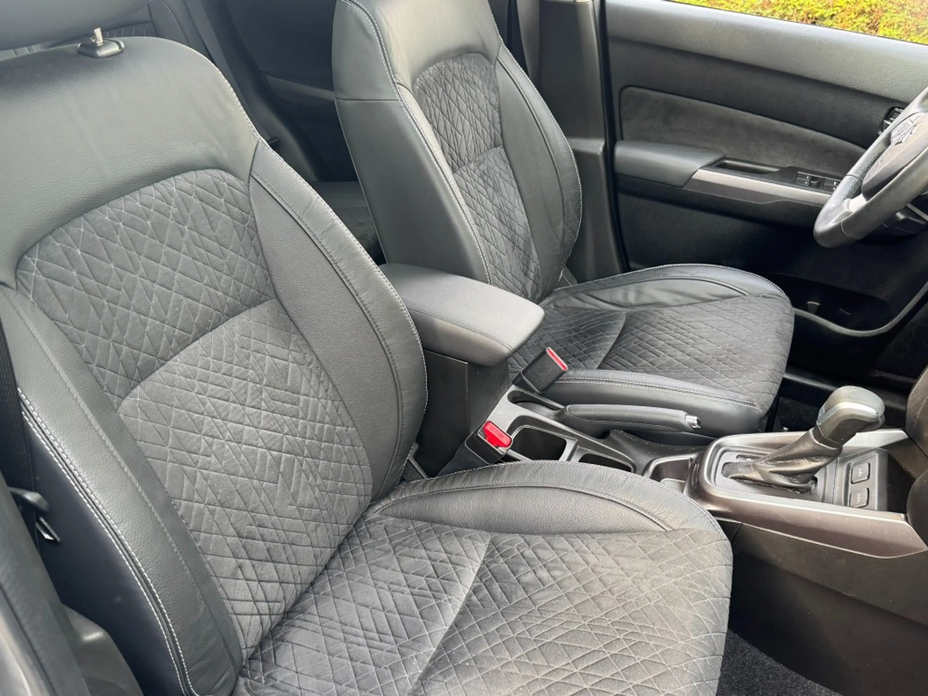 Suzuki Vitara 1.5 Style Hybrid AUTOMAAT Pano-dak / Trekhaak afne — photo 34