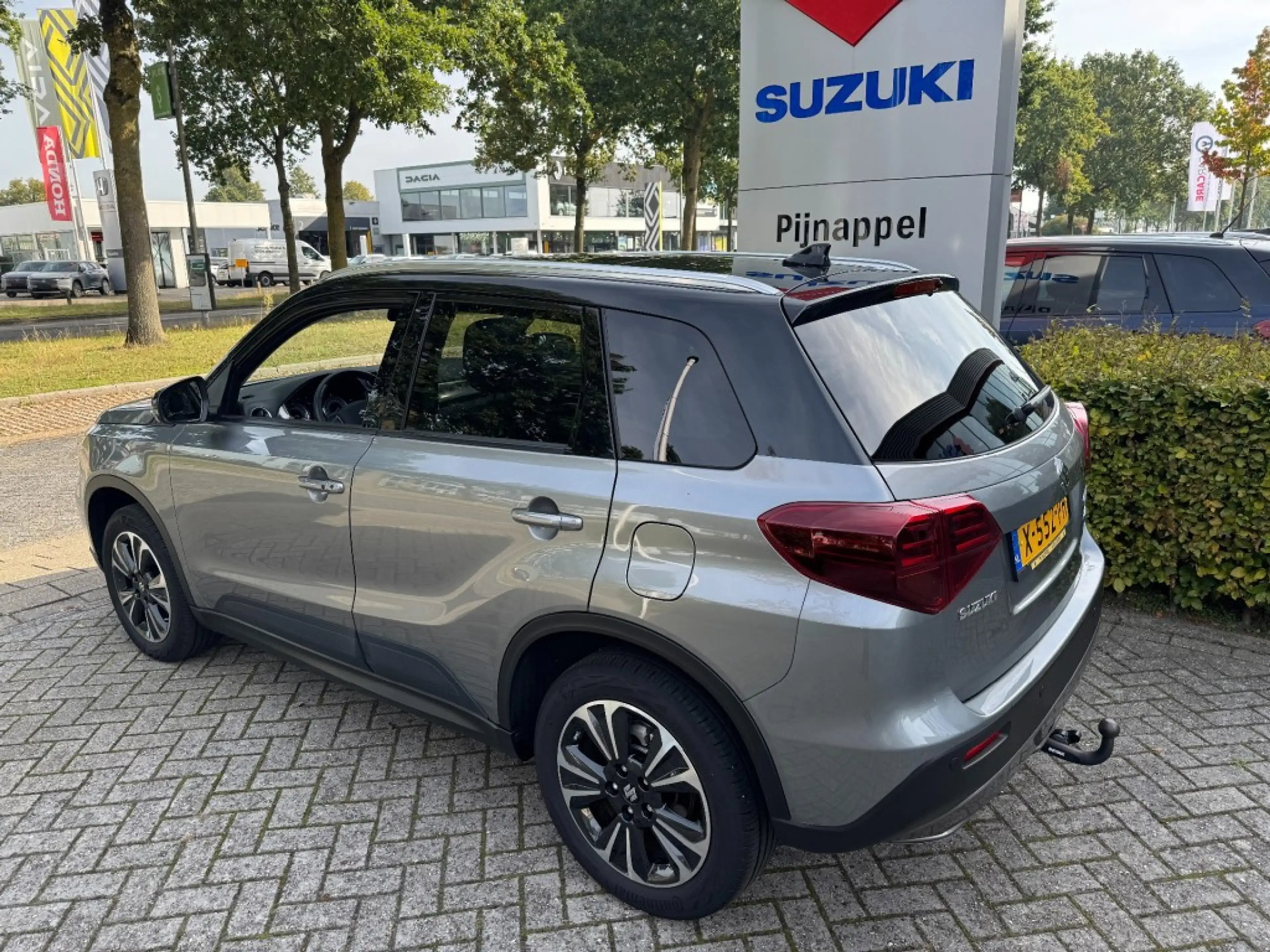 Suzuki Vitara 1.5 Style Hybrid AUTOMAAT Pano-dak / Trekhaak afne — photo 2