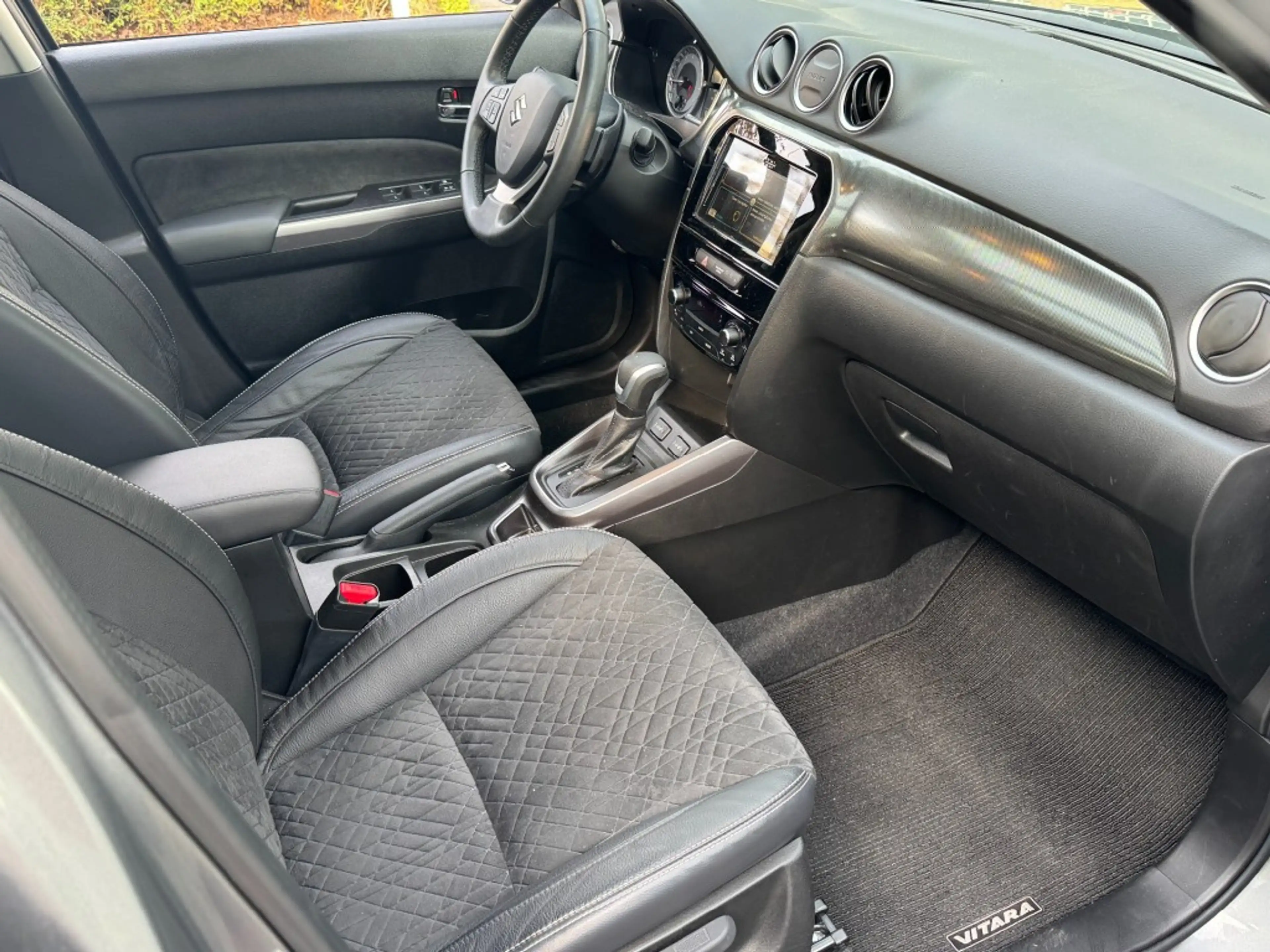 Suzuki Vitara 1.5 Style Hybrid AUTOMAAT Pano-dak / Trekhaak afne — photo 3
