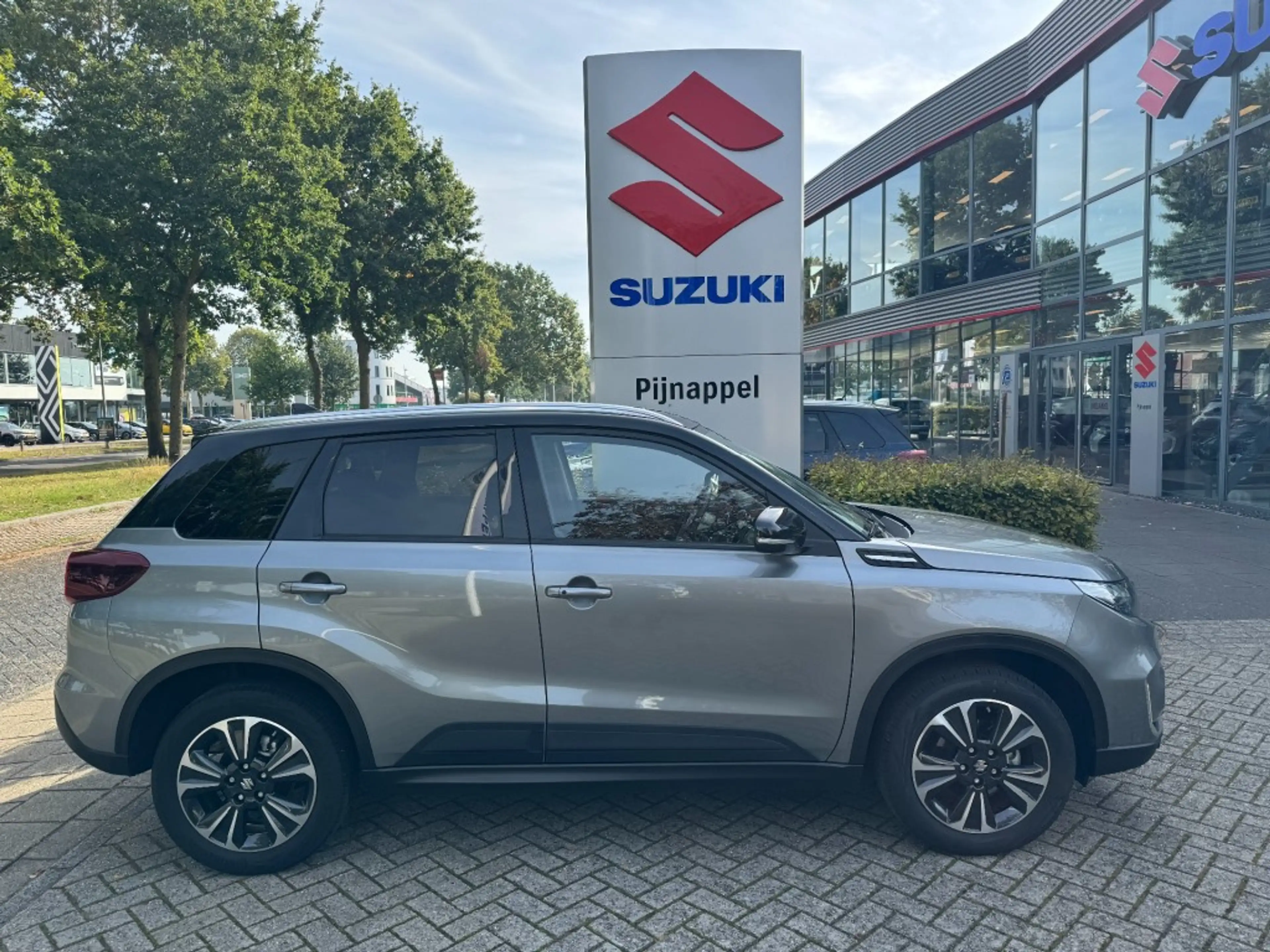 Suzuki Vitara 1.5 Style Hybrid AUTOMAAT Pano-dak / Trekhaak afne — photo 10
