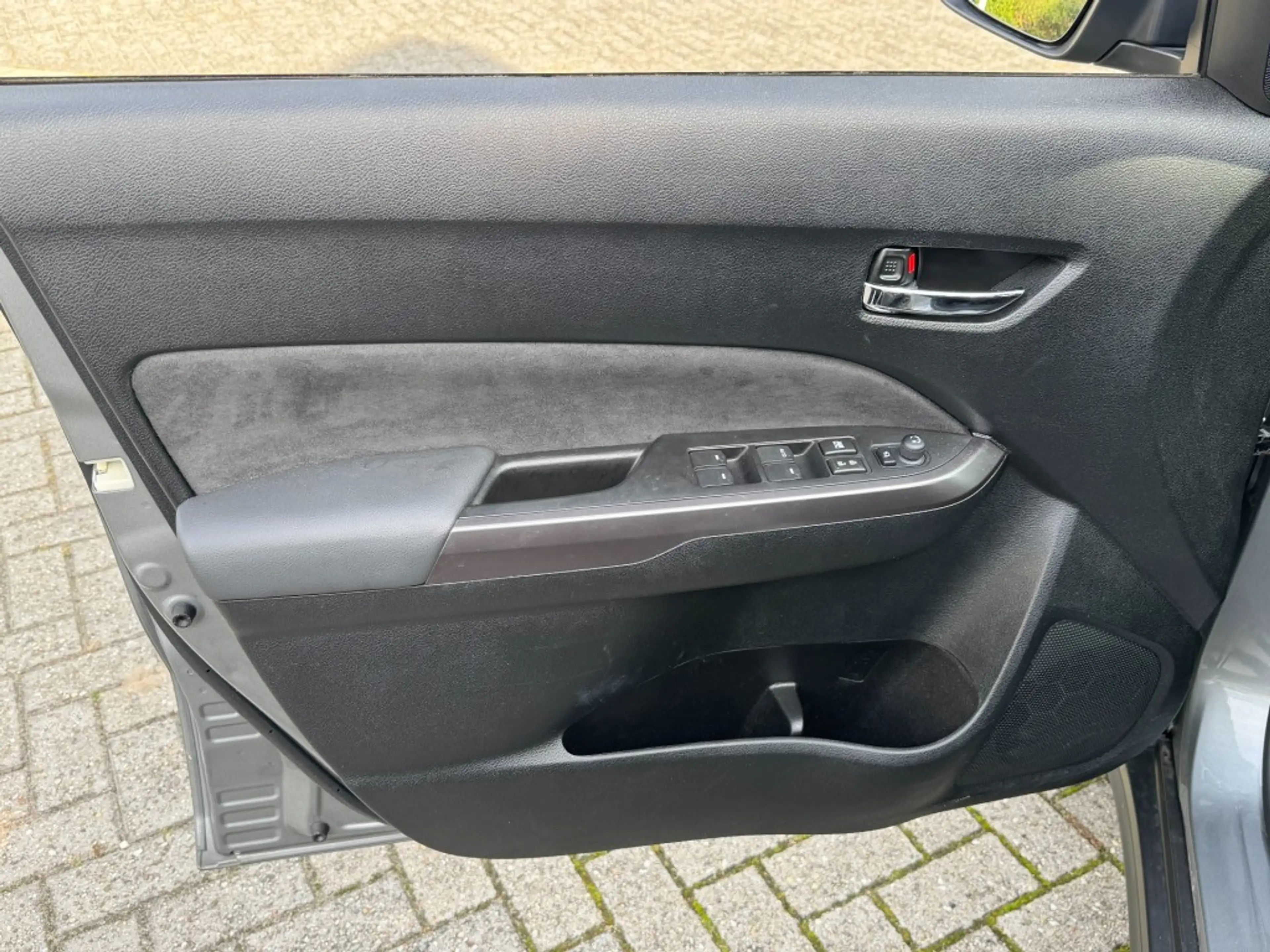Suzuki Vitara 1.5 Style Hybrid AUTOMAAT Pano-dak / Trekhaak afne — photo 21